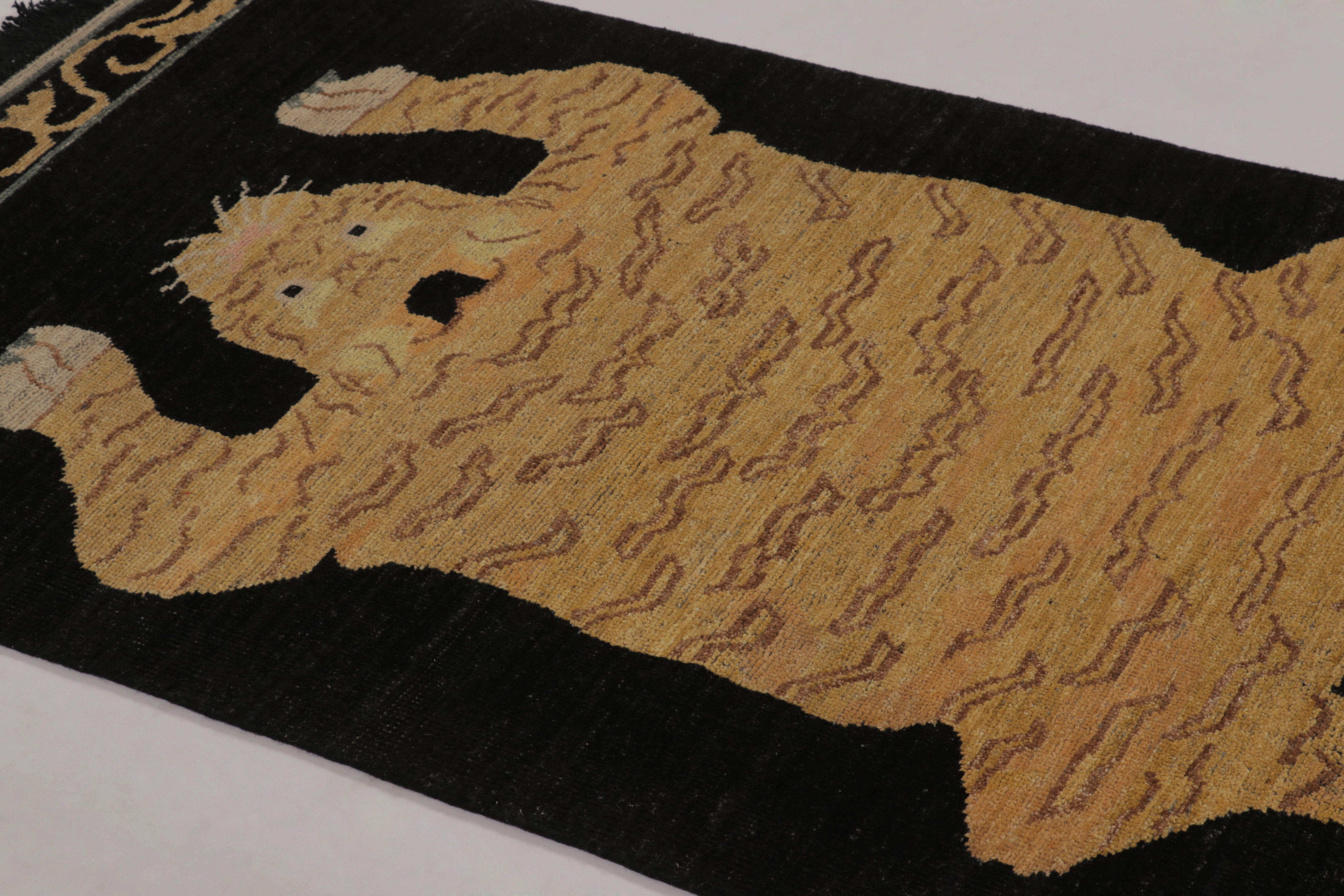 Rug & Kilim's Tigerfell-Teppich, nachtschwarzer Grund mit mythischem Bildmotiv (21. Jahrhundert und zeitgenössisch) im Angebot