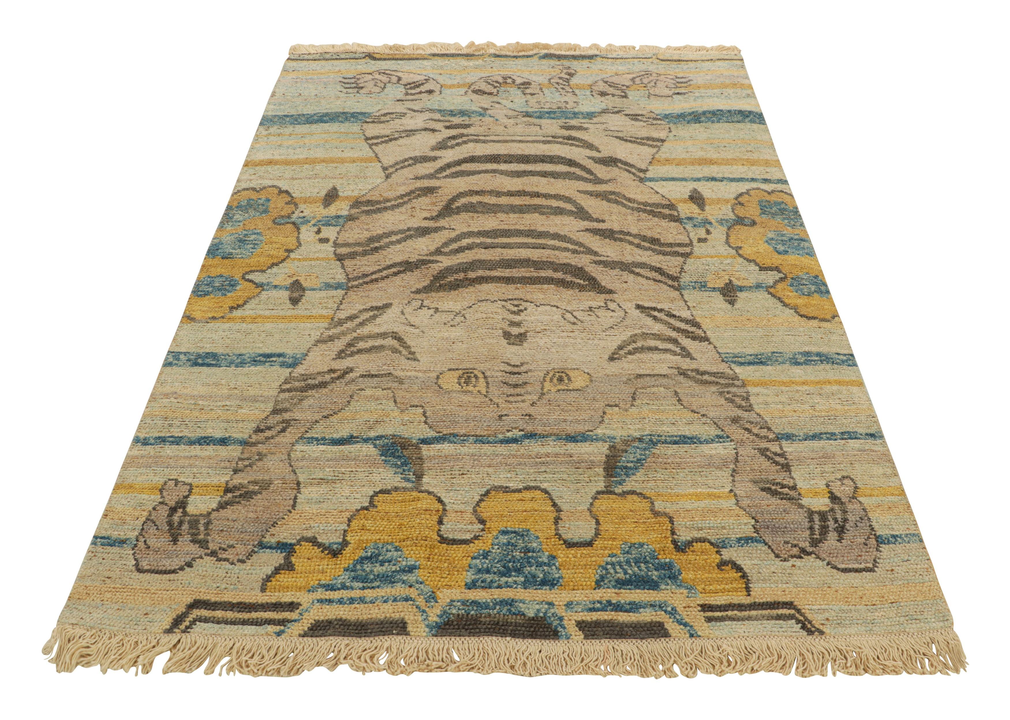 Alfombra de piel de tigre de Rug & Kilim con dibujo dorado, azul y beige-marrón en Nuevo estado para la venta en Long Island City, NY