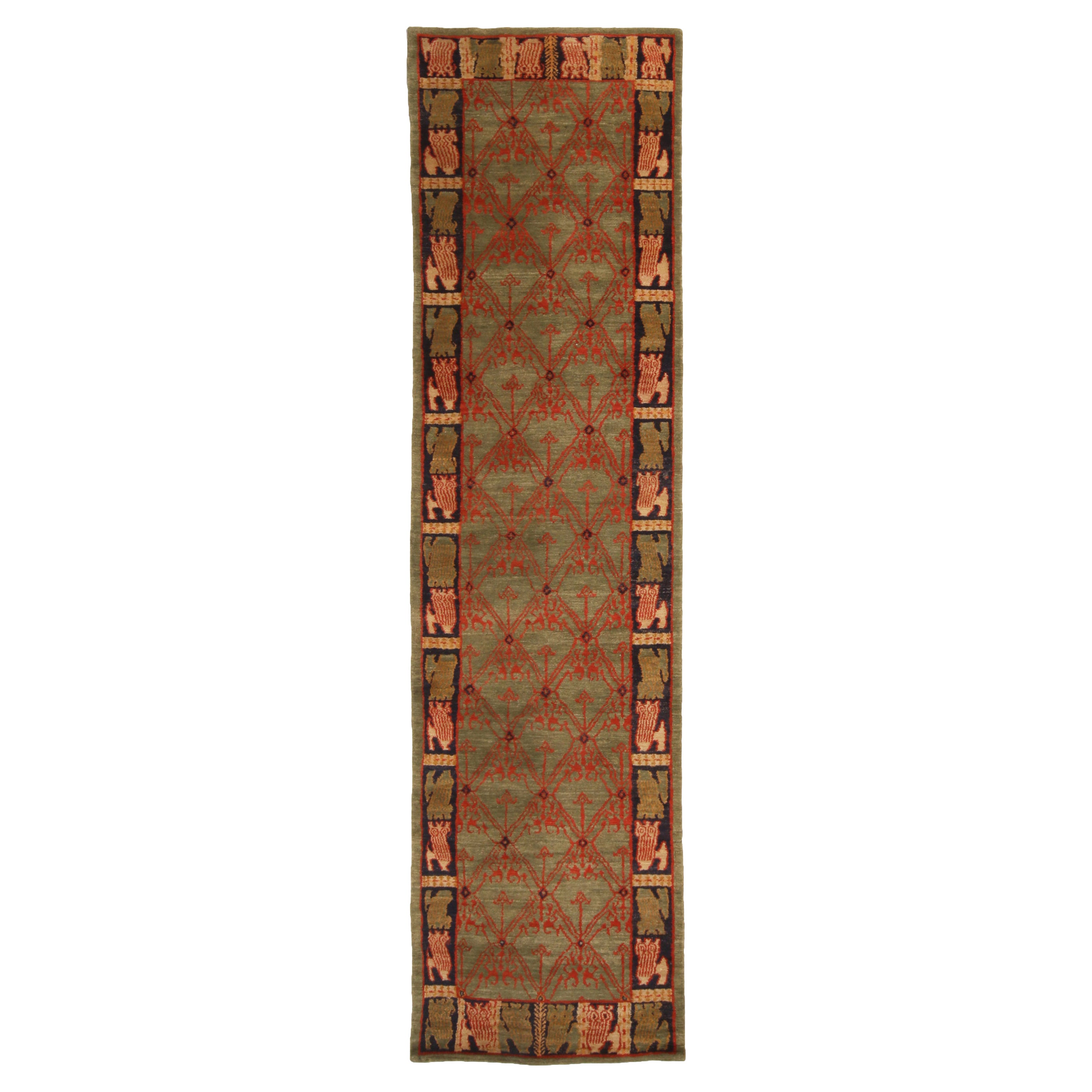 Rug & Kilim: tradizionale runner geometrico in lana verde e rossa personalizzato - "Cortez". in vendita