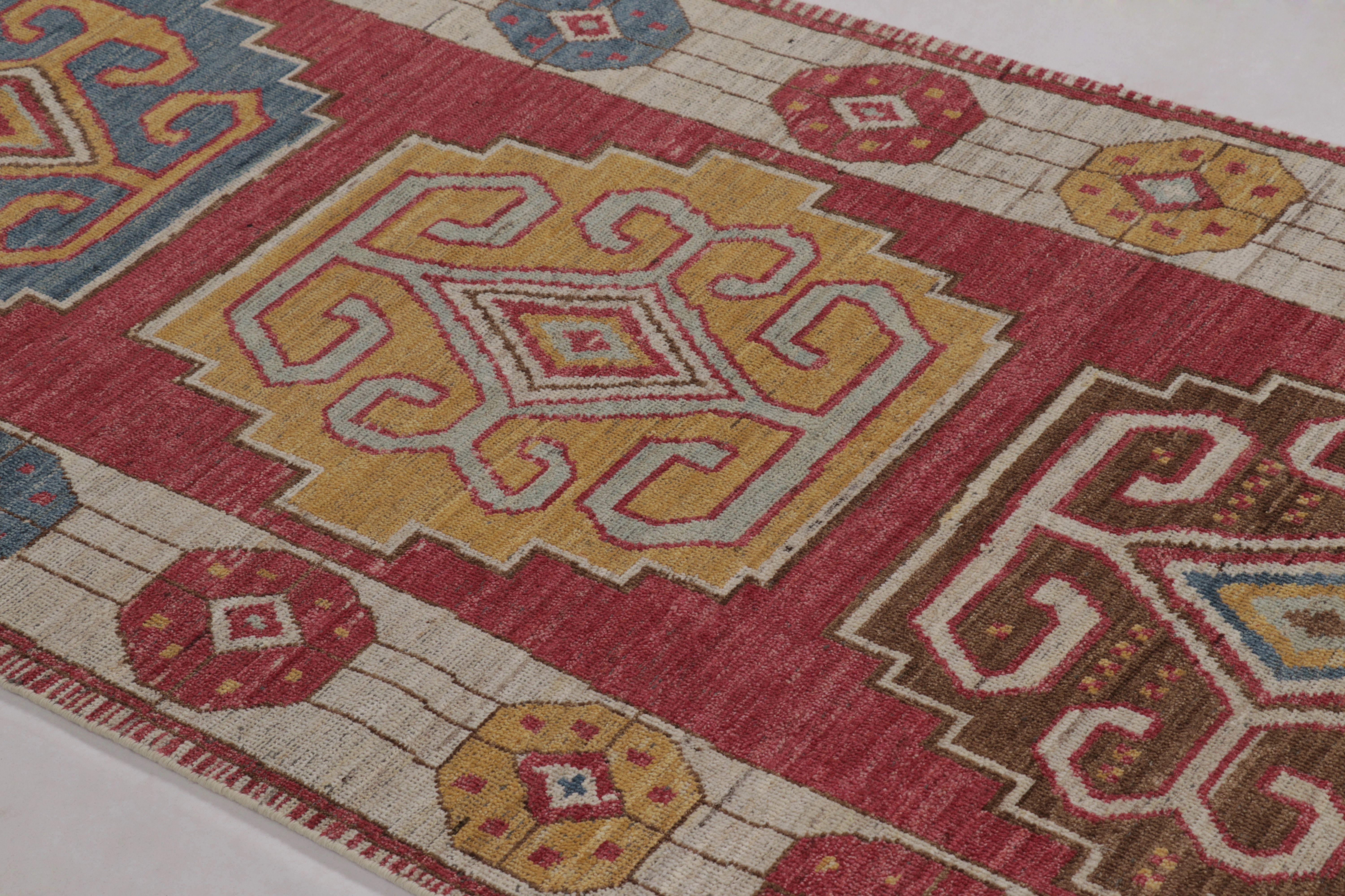 Rug & Kilim's traditioneller, von Konya inspirierter Teppich mit polychromen Medaillons (Indisch) im Angebot