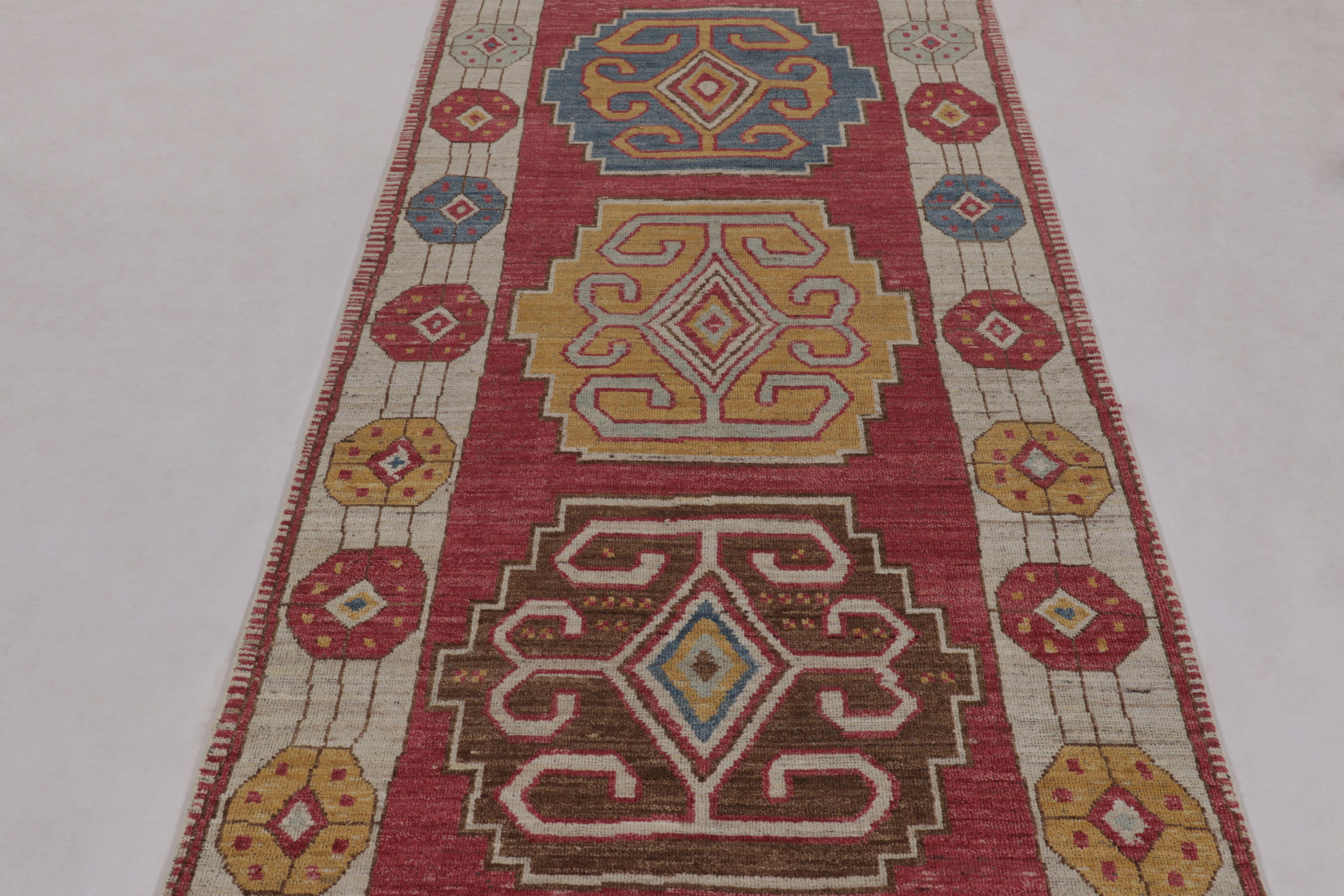 Rug & Kilim's traditioneller, von Konya inspirierter Teppich mit polychromen Medaillons (21. Jahrhundert und zeitgenössisch) im Angebot