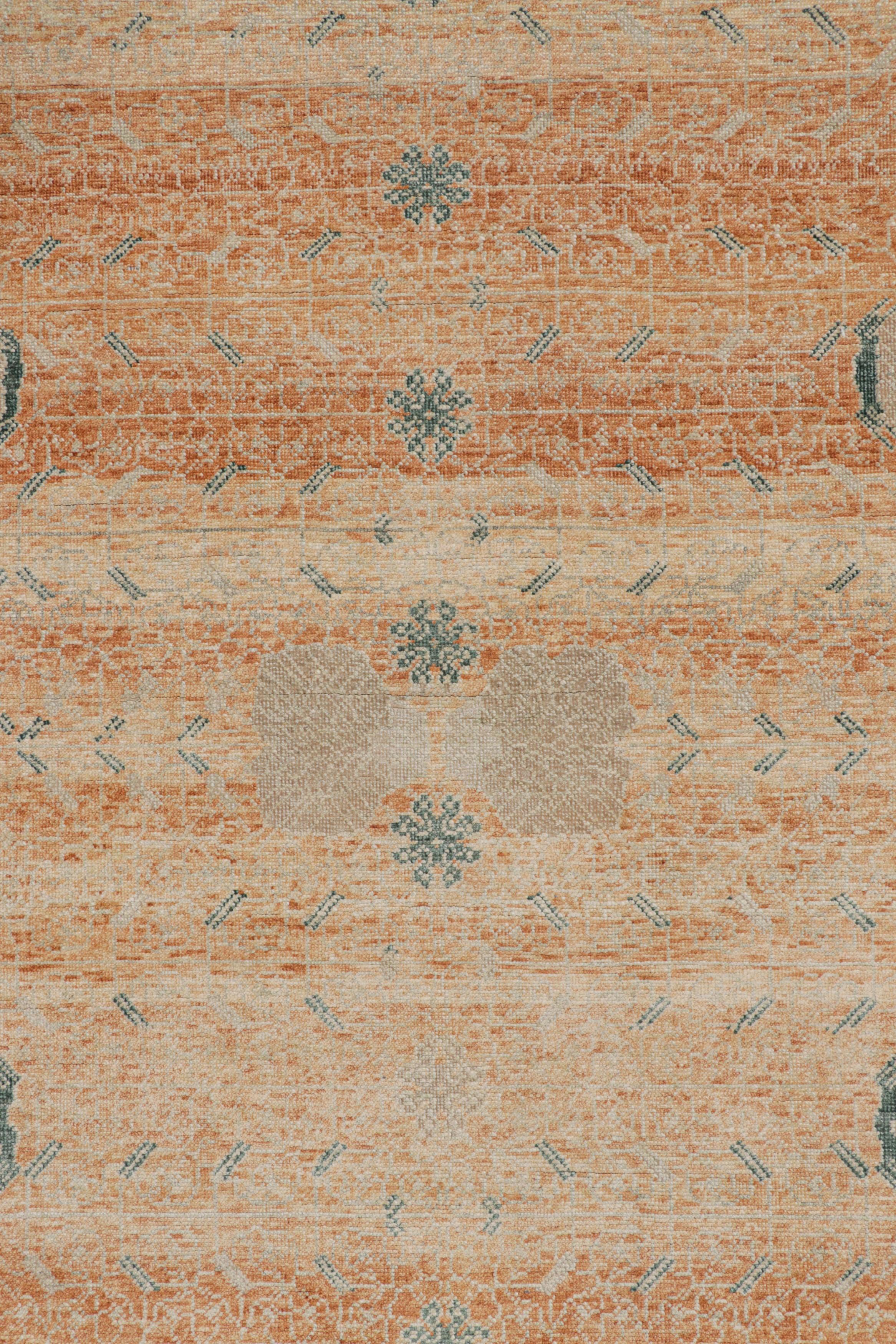 XXI secolo e contemporaneo Rug & Kilim: tappeto di transizione in arancione e grigio con motivi geometrici in vendita