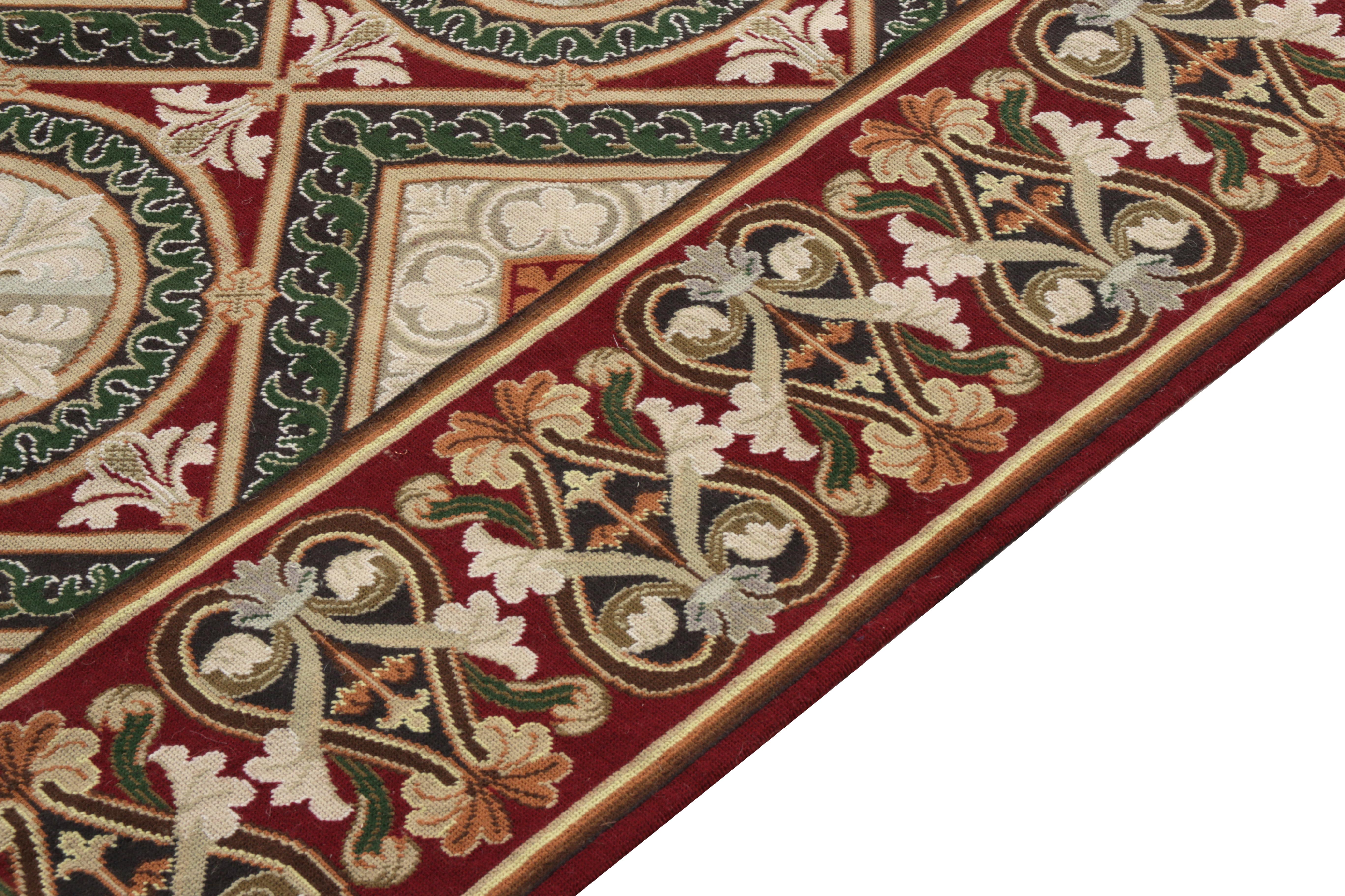 Alfombra de punto de aguja de estilo transicional Rug & Kilim, estampado floral rojo y verde Chino en venta