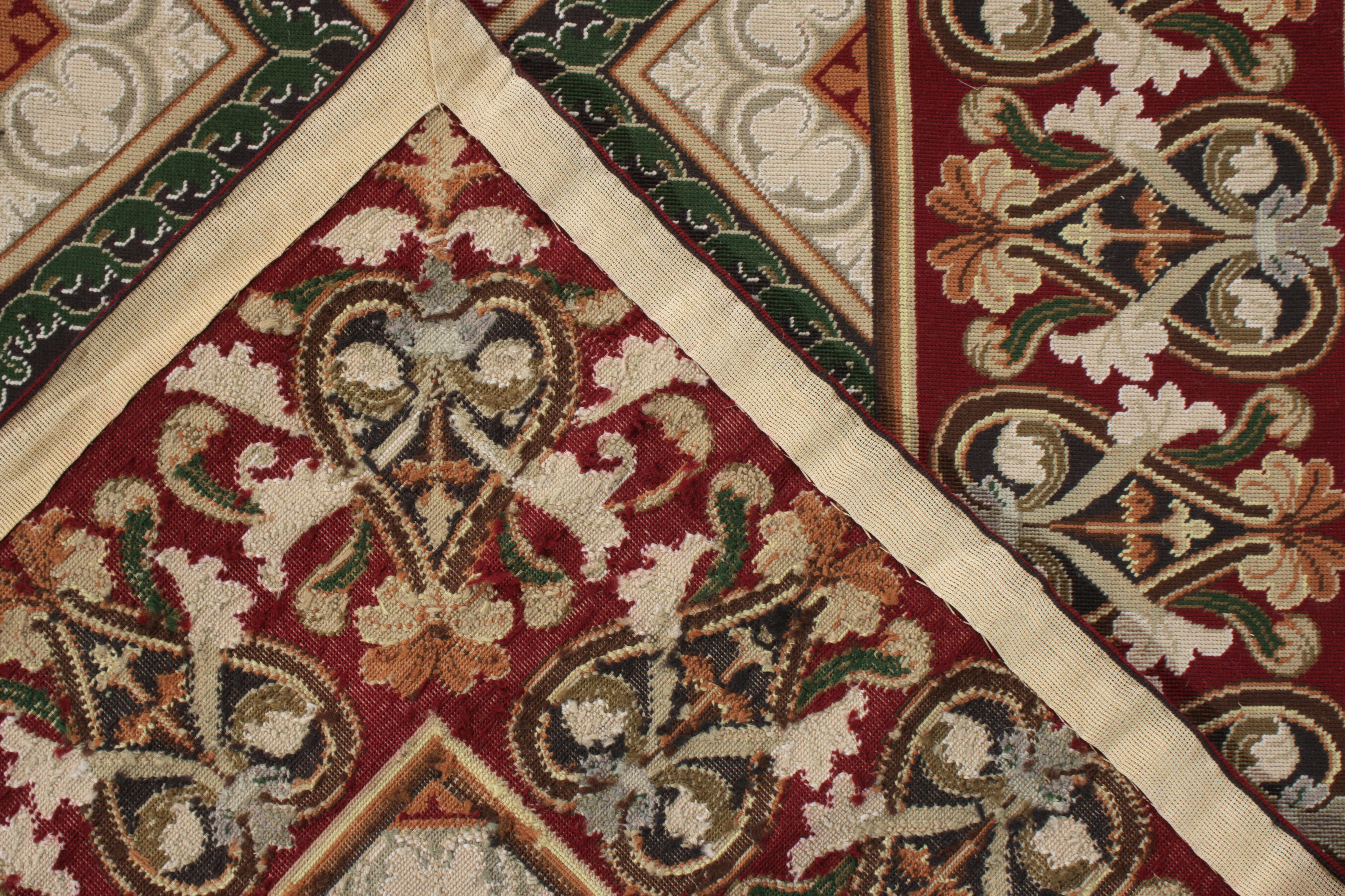 Alfombra de punto de aguja de estilo transicional Rug & Kilim, estampado floral rojo y verde Anudado a mano en venta