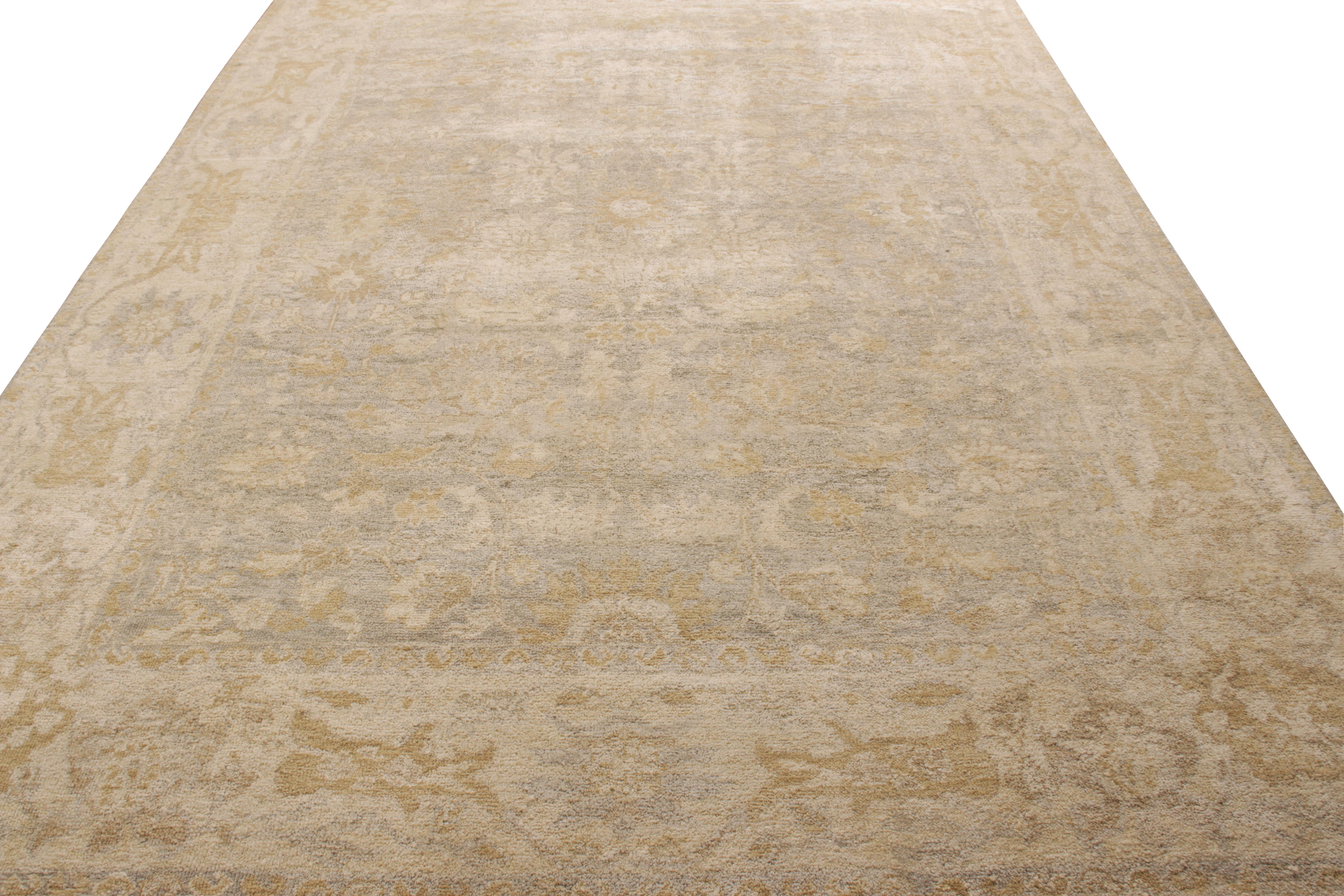 A 9 x 12 ode to celebrated transitional rug styles, from Rug & Kilim’s distinguished Modern Classics Collection. Hand knotted in our proprietary yarn blending wool and silk, enjoying a fantastic, forgiving beige-brown colorway complemented by subtle