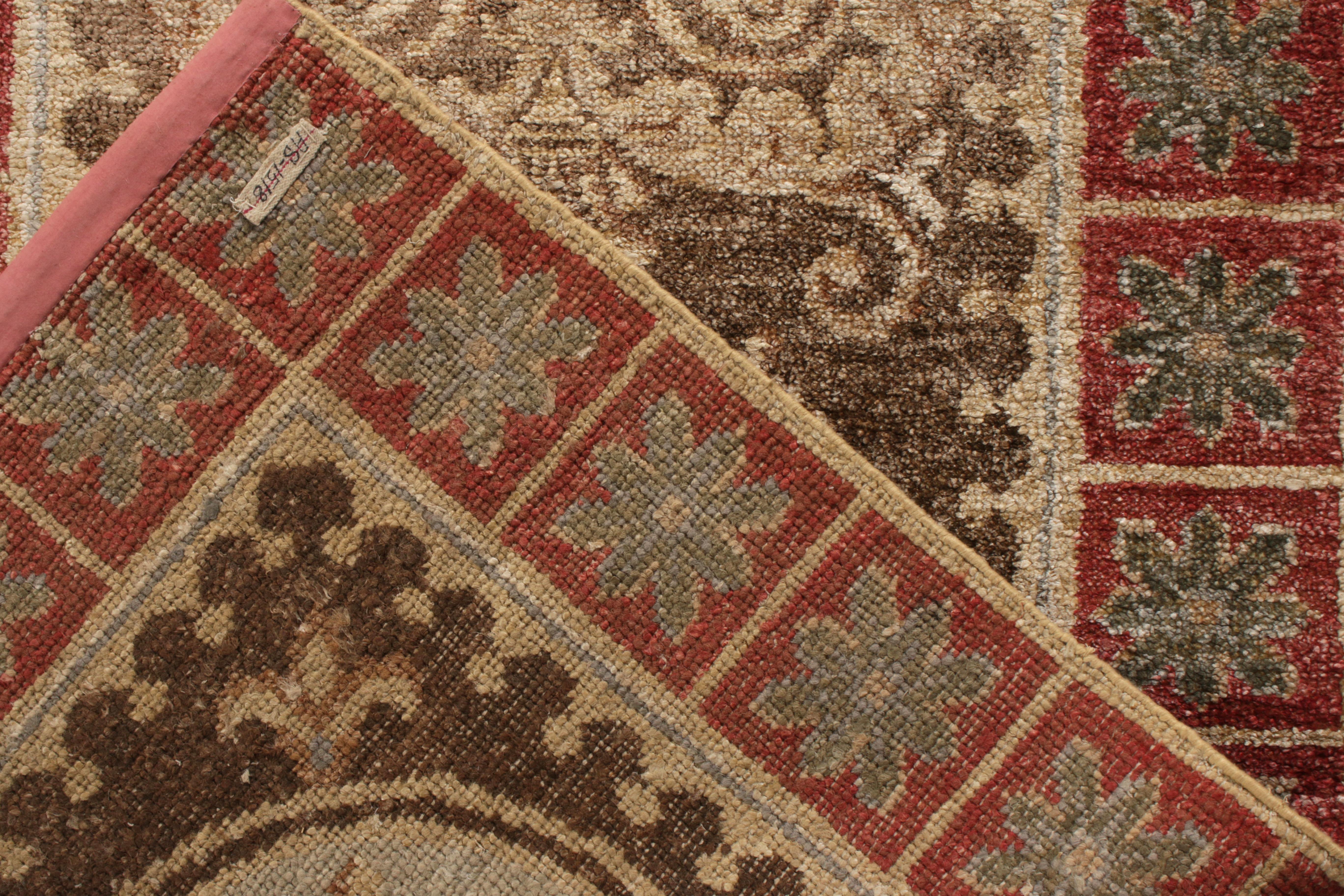 Rug & Kilim's Transitional Style Teppich in Beige-Braun und rotem Medaillon-Muster (Handgeknüpft) im Angebot