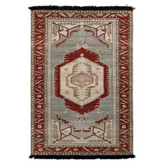 Rug & Kilim's Transitional Style Teppich mit blauem und rotem Medaillon-Muster