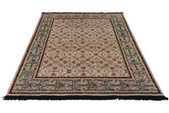 Rug & Kilim's Transitional Style Rug in Green and Blue All over Floral Pattern (tapis de style transitionnel à motifs floraux verts et bleus)