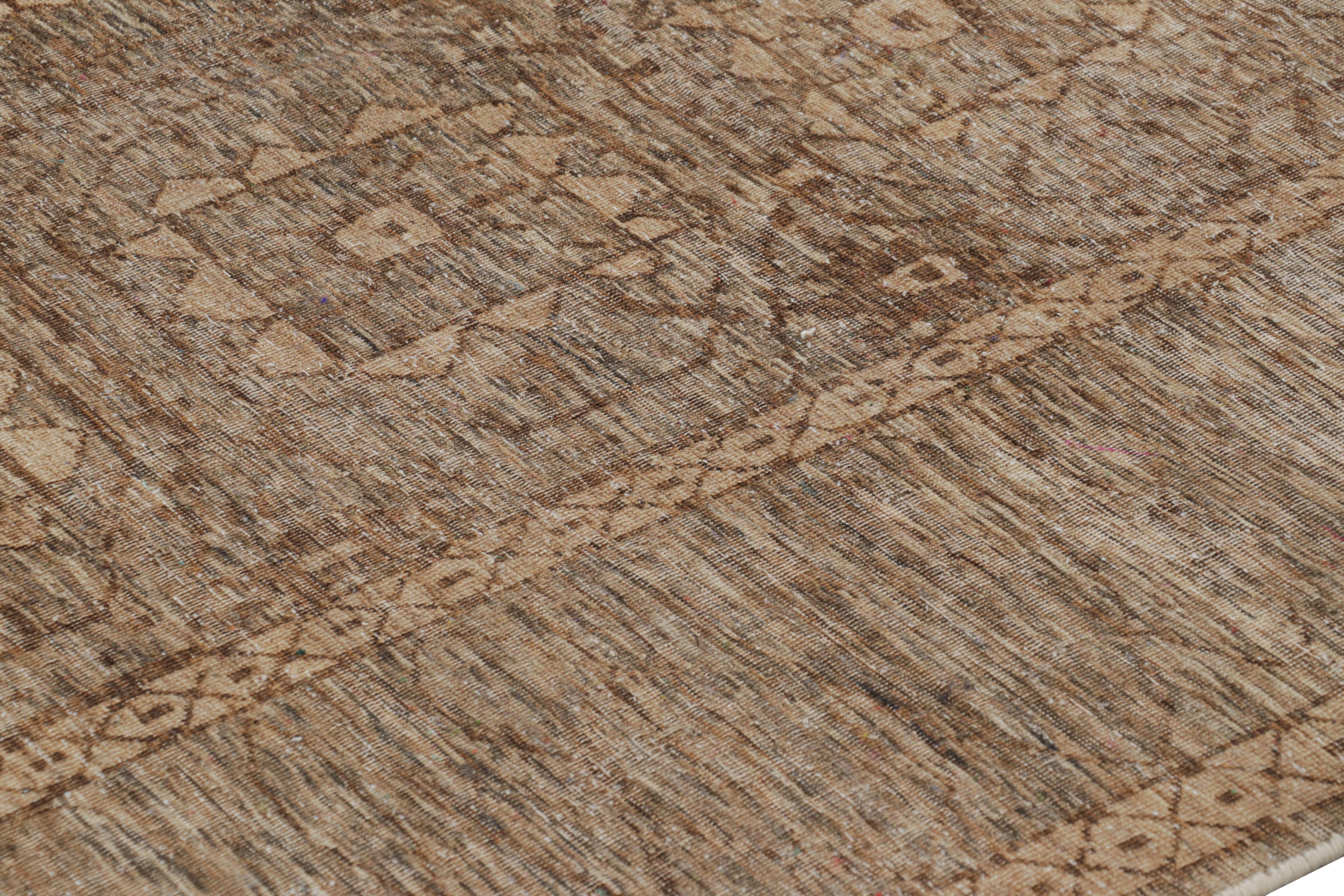 Rug & Kilim's Tribal-Teppich in Beige-Braun mit geometrischen Mustern (Stammeskunst) im Angebot