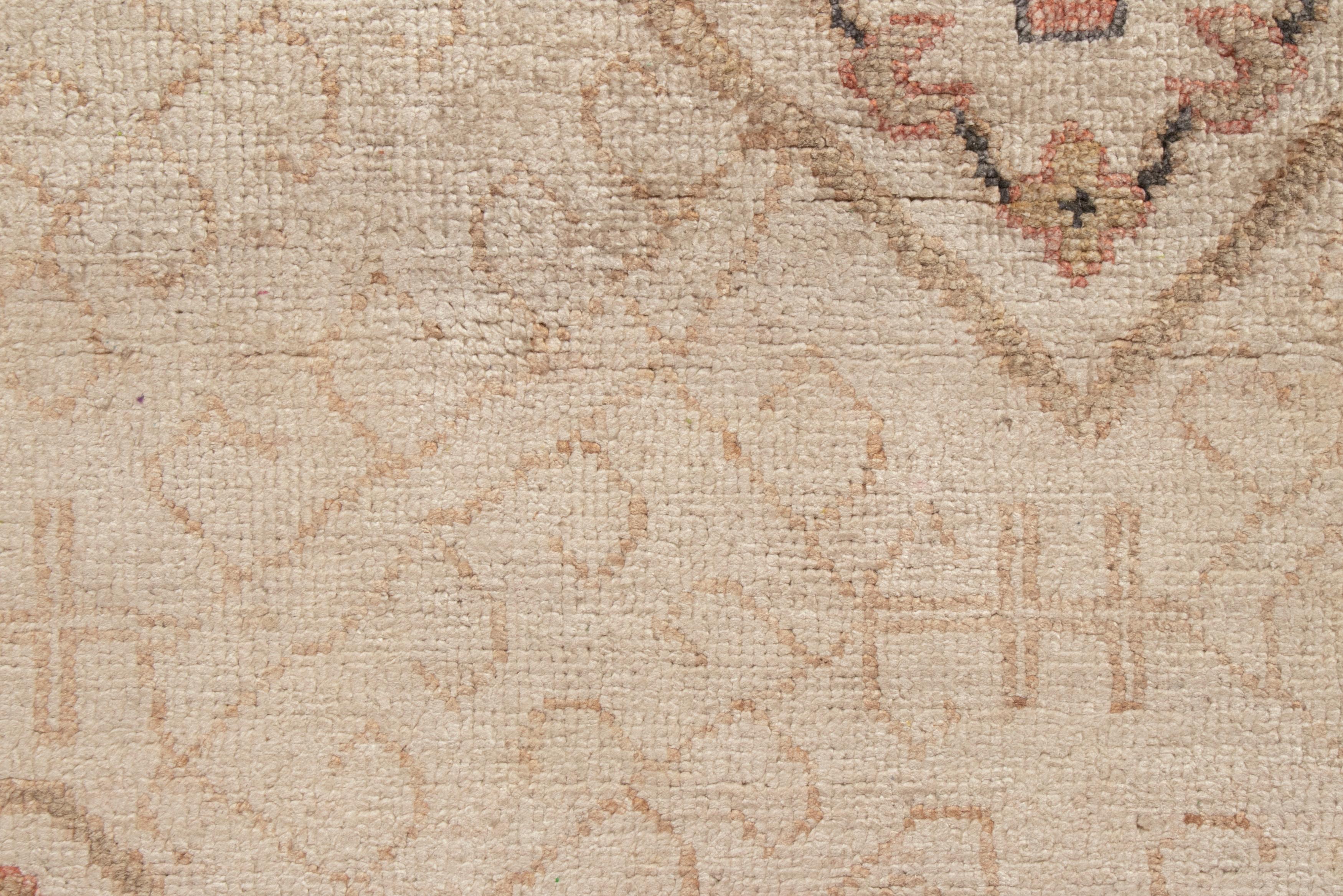 Rug & Kilim's Tribal-Teppich in Brown-Beige mit Paisleys und Blumenmustern im Zustand „Neu“ im Angebot in Long Island City, NY