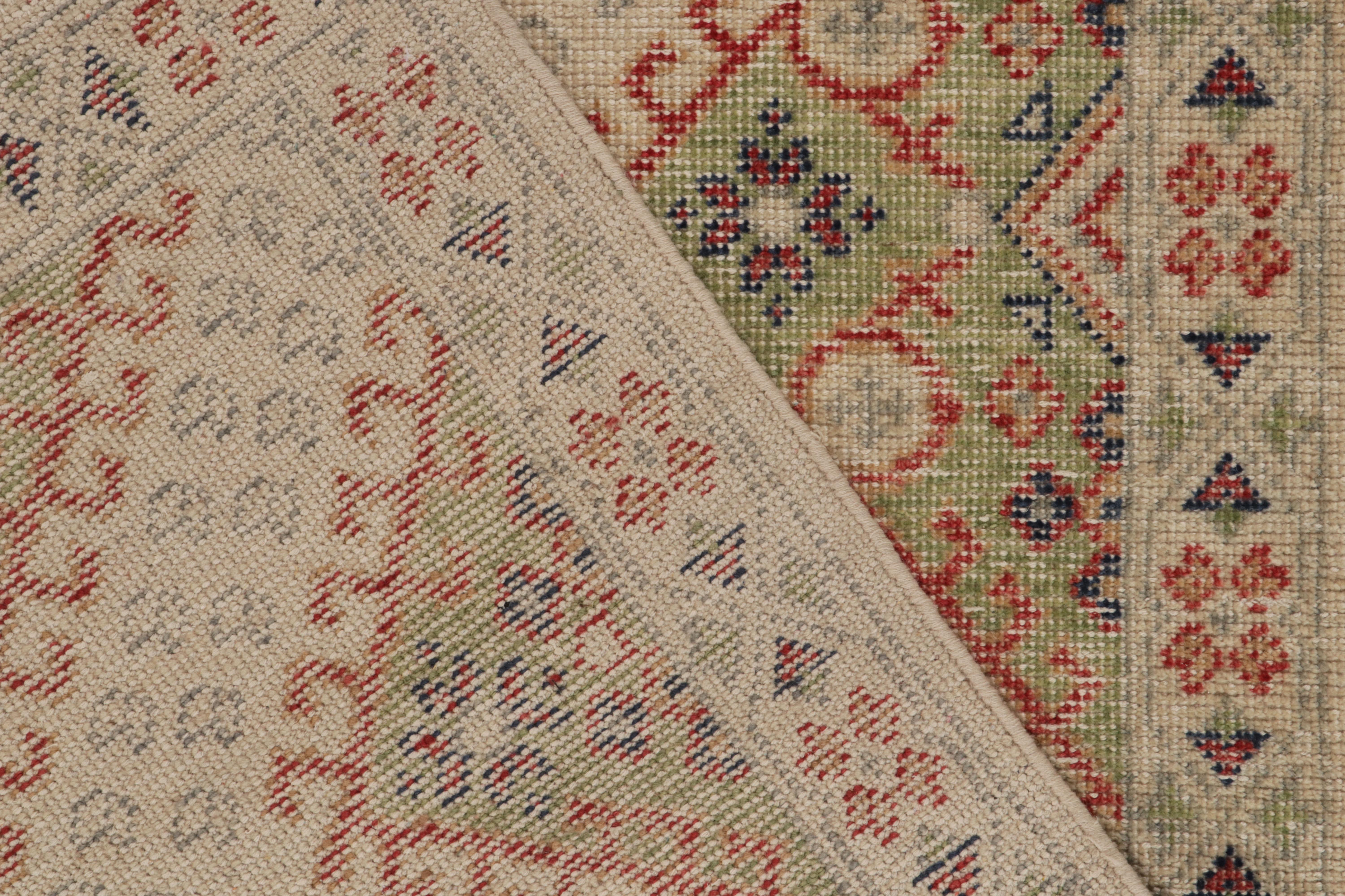 Rug & Kilim - Tappeto in stile tribale con motivo geometrico verde e rosso In condizioni Nuovo in vendita a Long Island City, NY