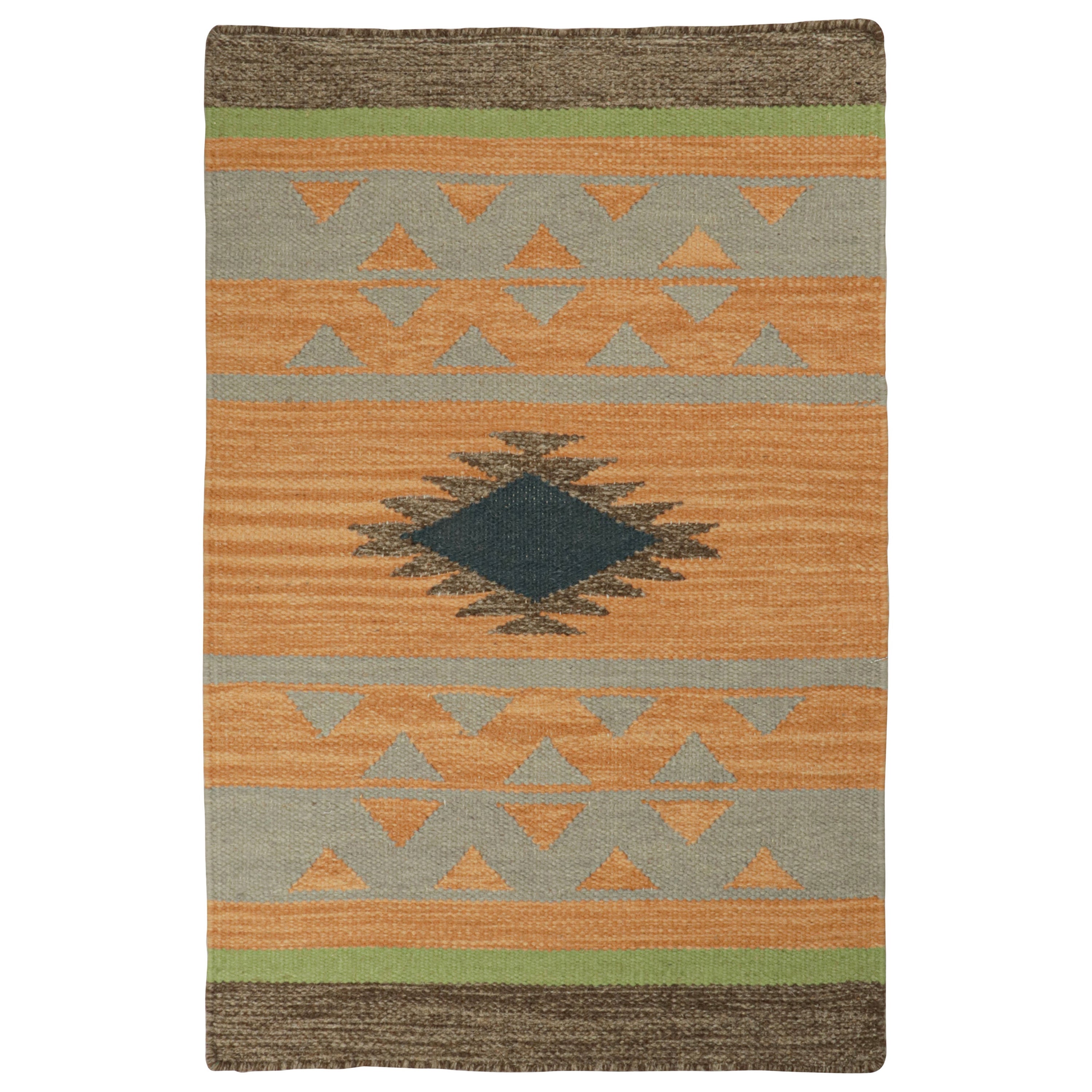 Rug
Kilim: Kilim in stile tribale in oro con motivi grigi e neri