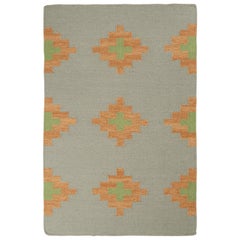 Rug & Kilim's Stammesstil-Kilim in Grau mit Gold- und Grünmustern