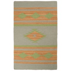 Rug & Kilim's Stammesstil-Kilim in Grau mit Gold- und Grünmustern