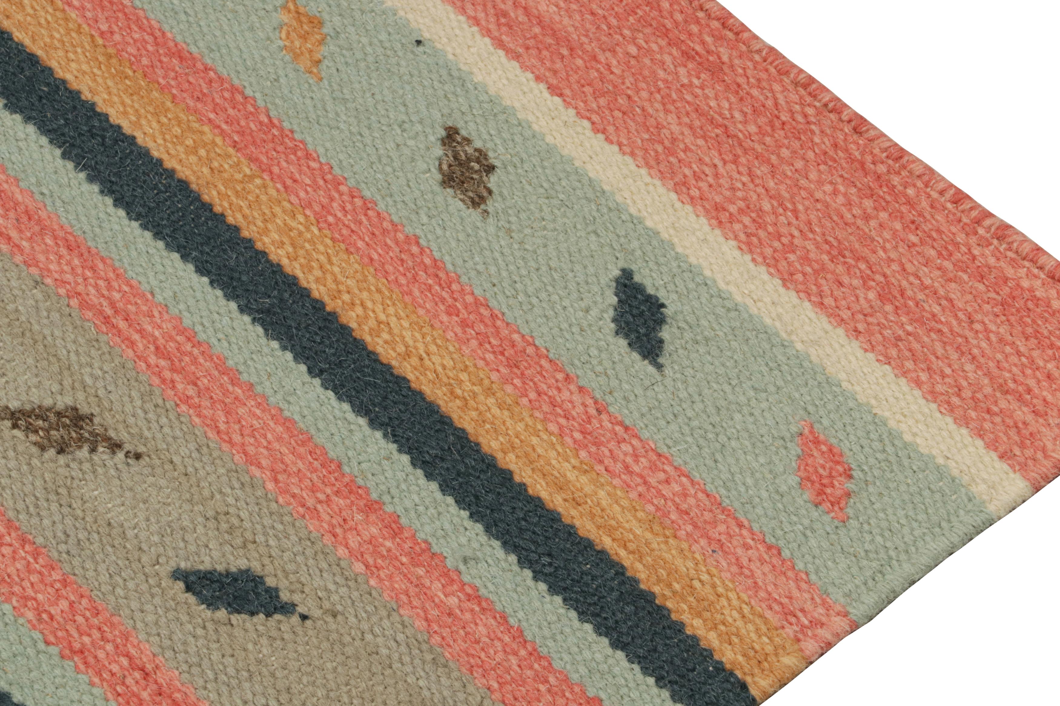 Tissé à la main Tapis Kilim de style tribal de Rug & Kilim à motifs multicolores en vente