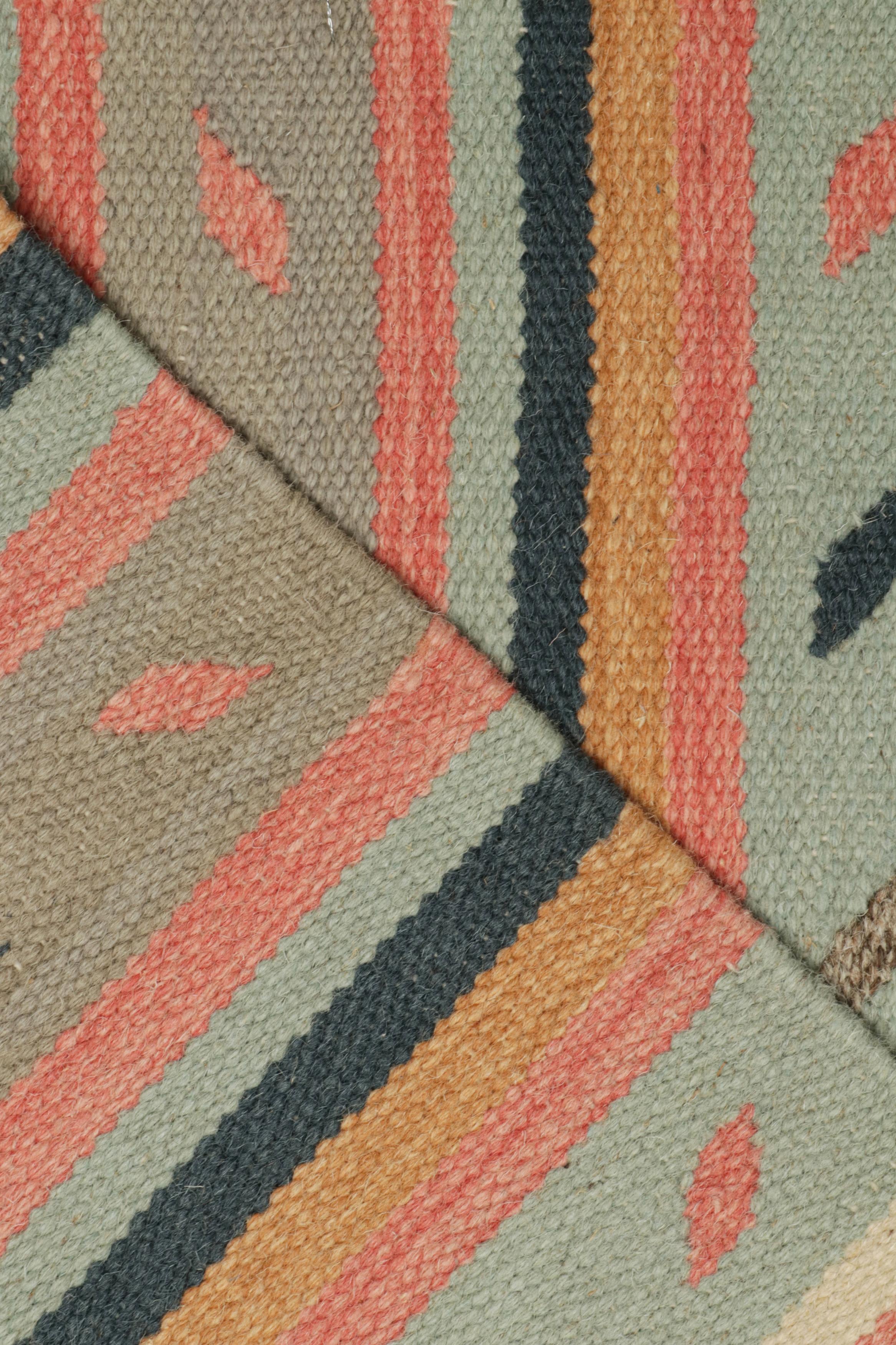XXIe siècle et contemporain Tapis Kilim de style tribal de Rug & Kilim à motifs multicolores en vente
