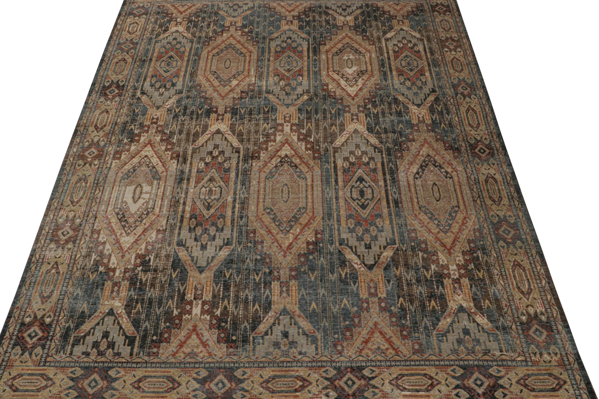 Alfombra de estilo tribal Rug & Kilim con diseño geométrico azul, marrón, rojo y dorado Anudado a mano en venta
