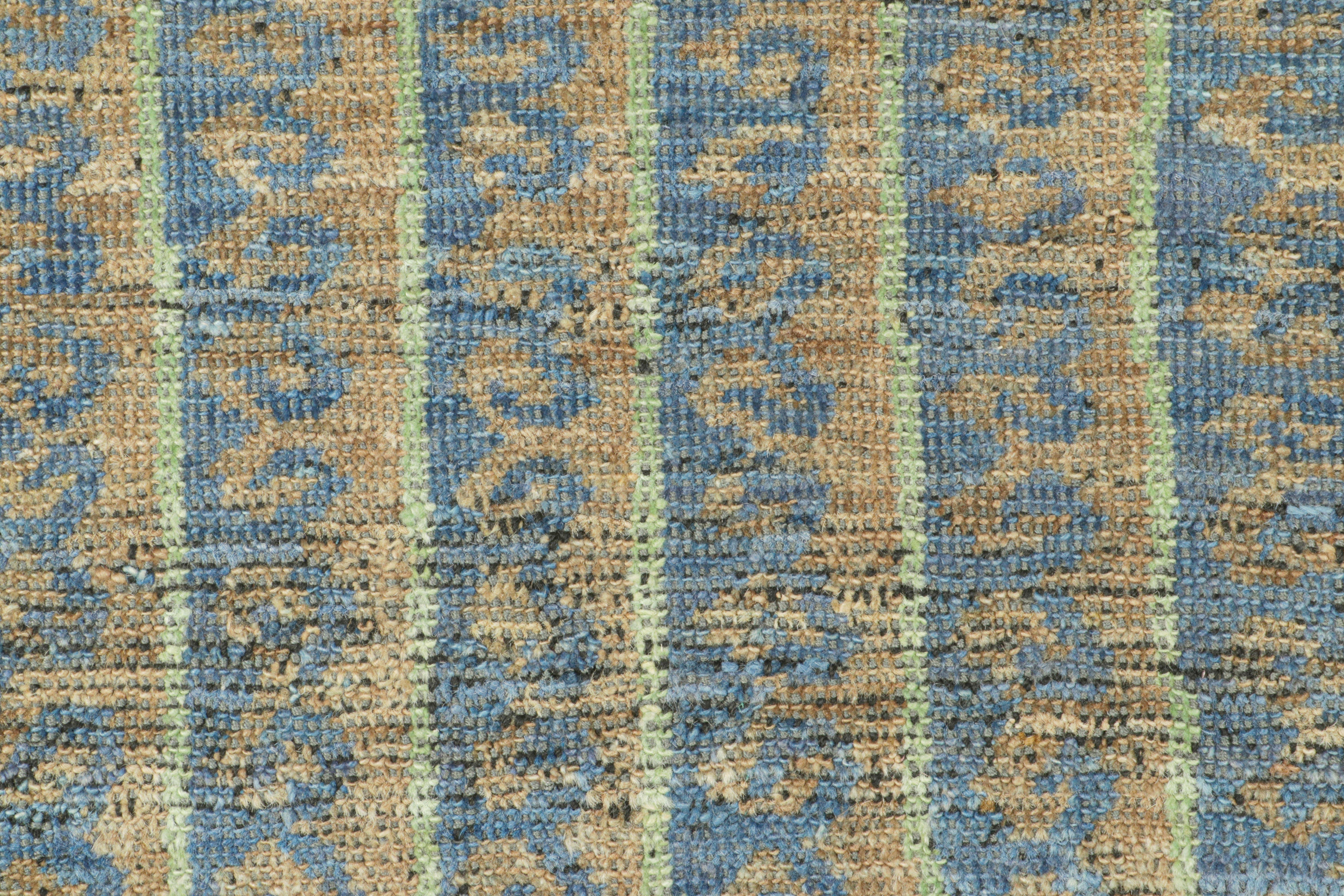 Rug & Kilim's Tribal Style Teppich in Blau, Grün und Beige-Braun Geometrische Streifen (Indisch) im Angebot