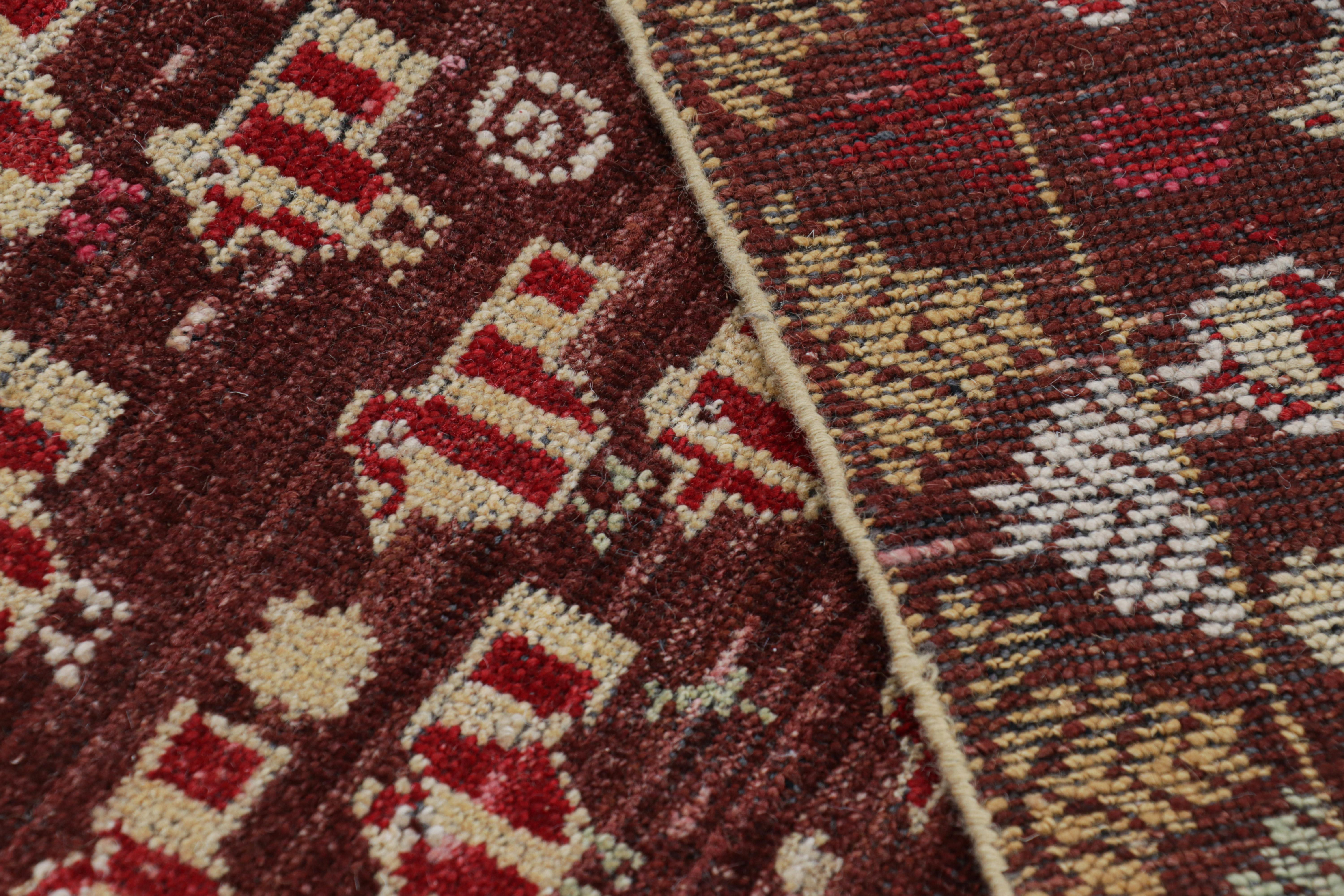 Lana Tappeto in stile tribale Rug & Kilim in marrone con motivi geometrici e uccelli in vendita