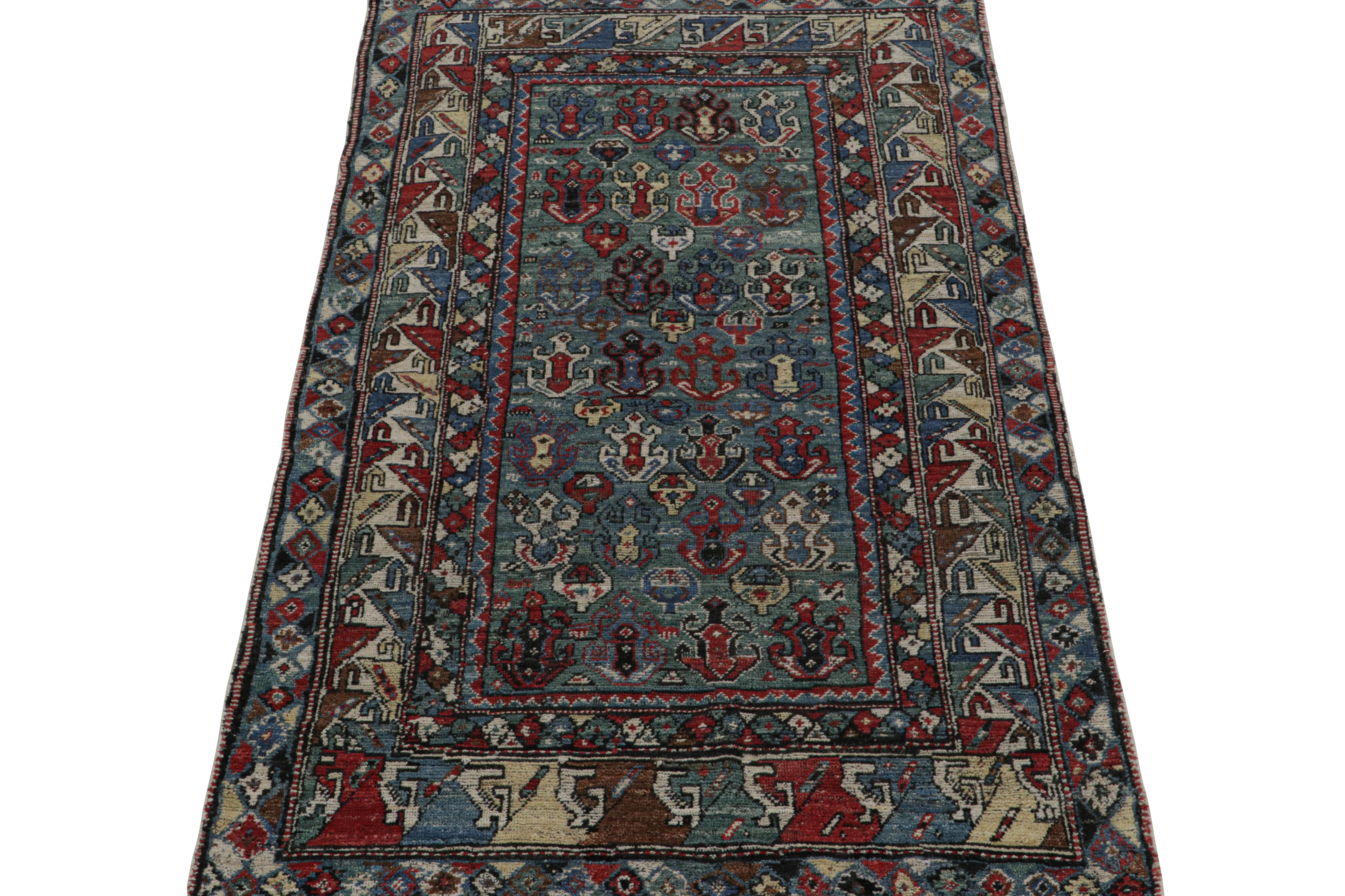 Tribale Tappeto in stile tribale Rug & Kilim con motivi geometrici verdi, blu e rossi in vendita