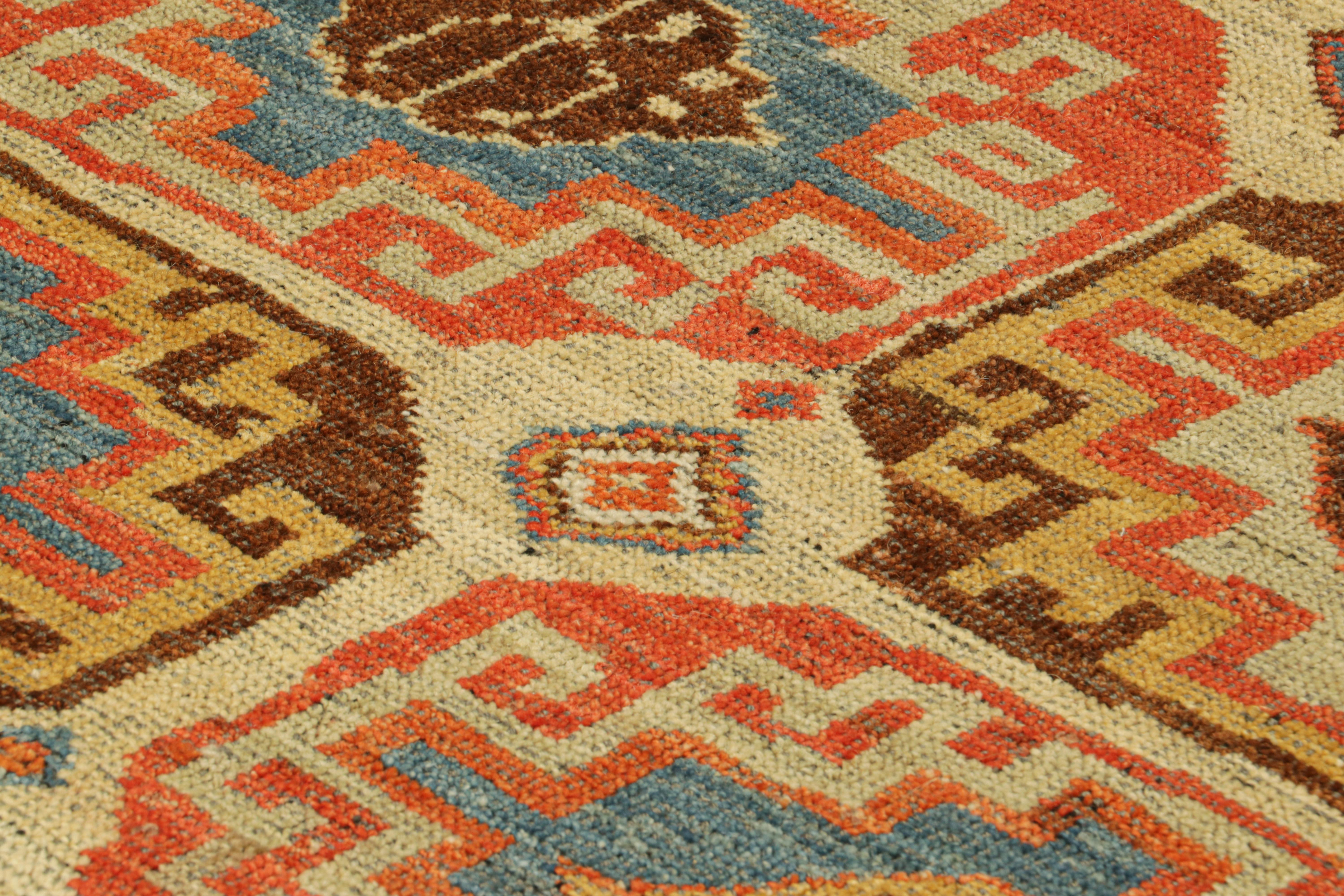 Noué à la main dans un mélange spécial de laine de Ghazni, ce tapis de 2x3 est un nouvel ajout à la collection Burano de Rug & Kilim. Cette ligne représente une nouvelle exploration audacieuse et luxueuse des grands classiques et des pièces