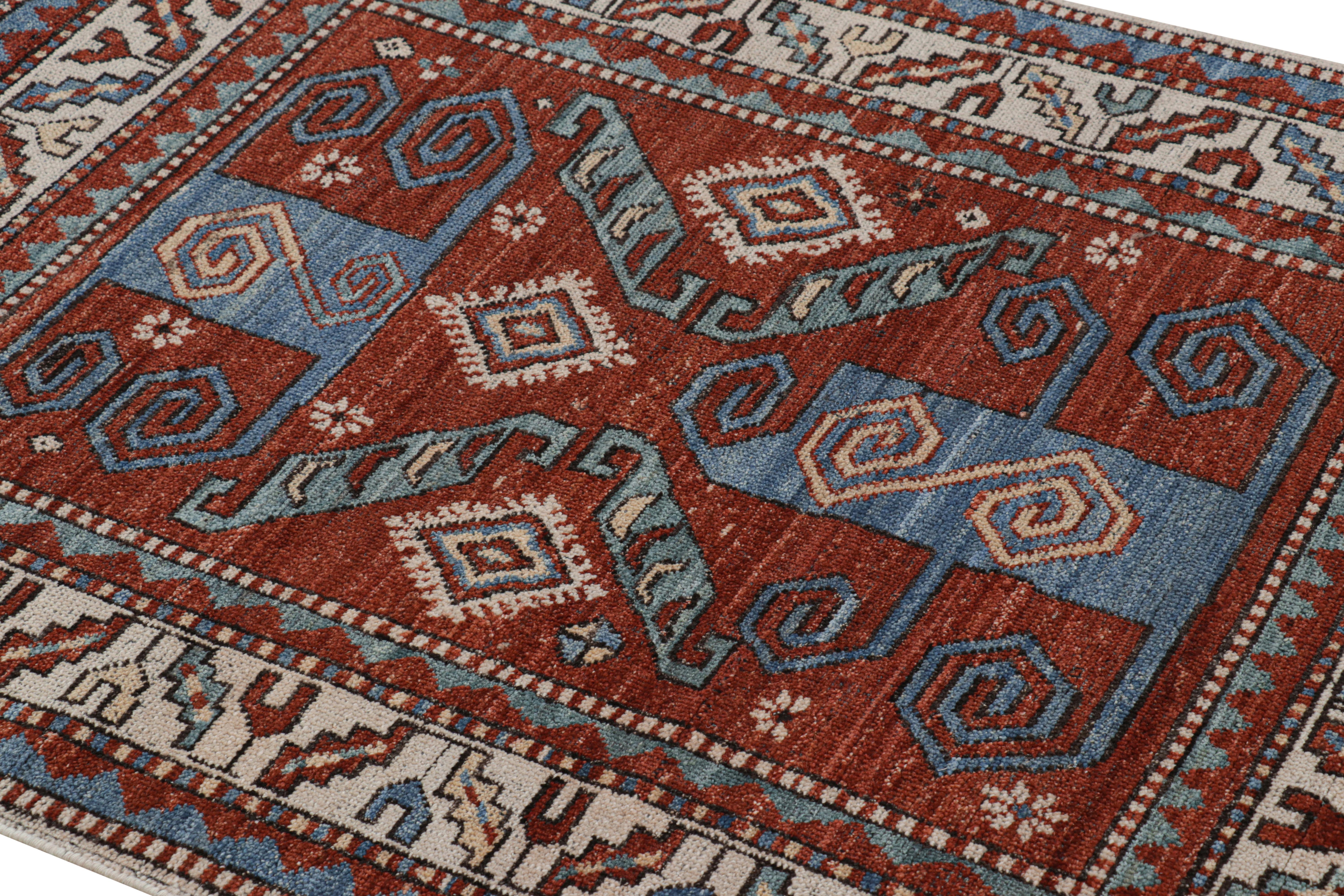Dieser aus Ghazni-Wolle handgeknüpfte Teppich (4x5) aus der Burano Collection zeigt geometrische Muster, die von antiken Orientteppichen inspiriert sind, insbesondere von Stammesteppichen kubanischer und persisch-kasachischer Herkunft.

Über das