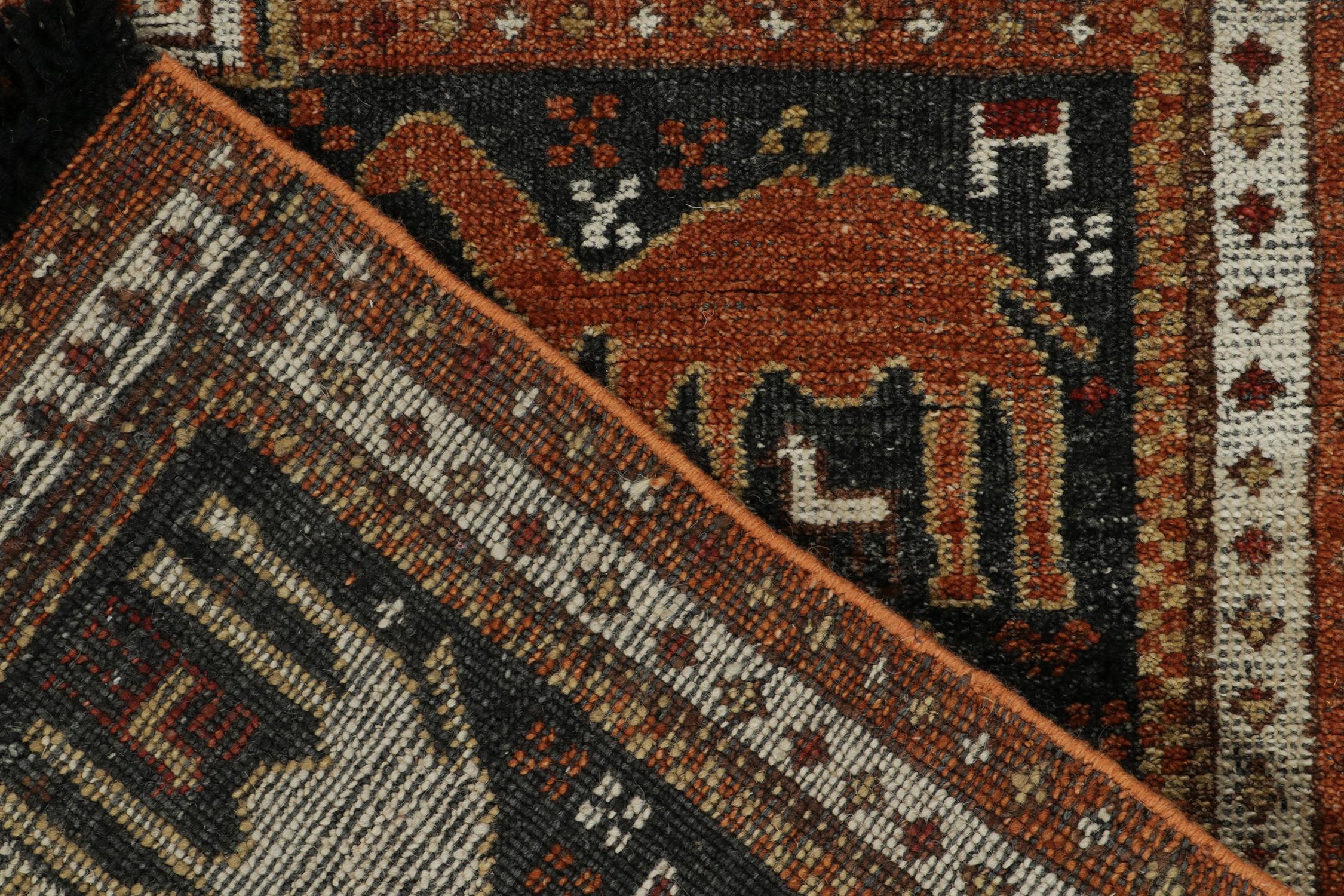 Laine Rug & Kilim's Tribal Style Rug in Red, Orange-Brown, Pictorial Pattern (tapis de style tribal en rouge, orange et marron) en vente
