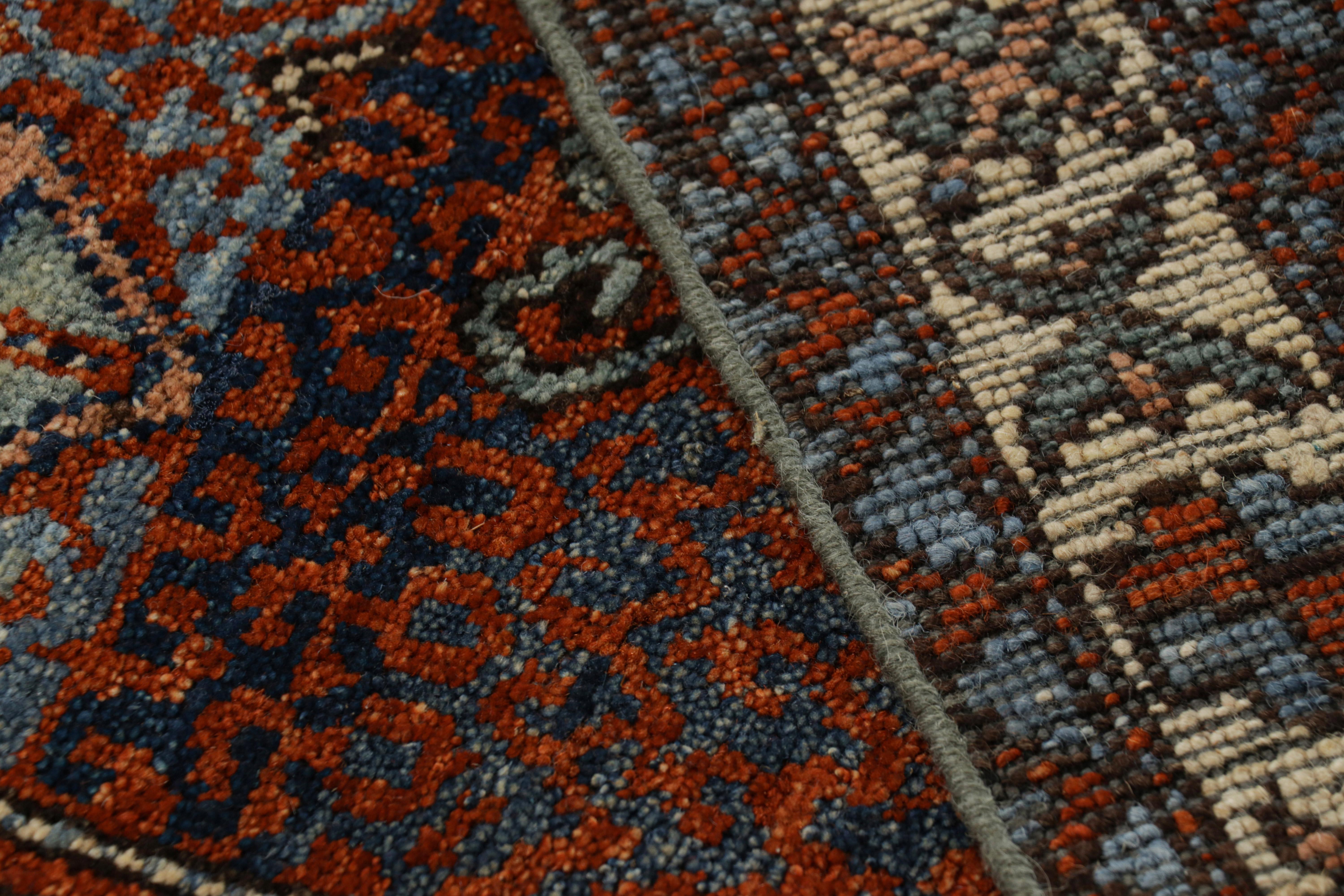 Rug & Kilim's Tribal Style Teppich in sattem Rot, mit bunten geometrischen Mustern (21. Jahrhundert und zeitgenössisch) im Angebot