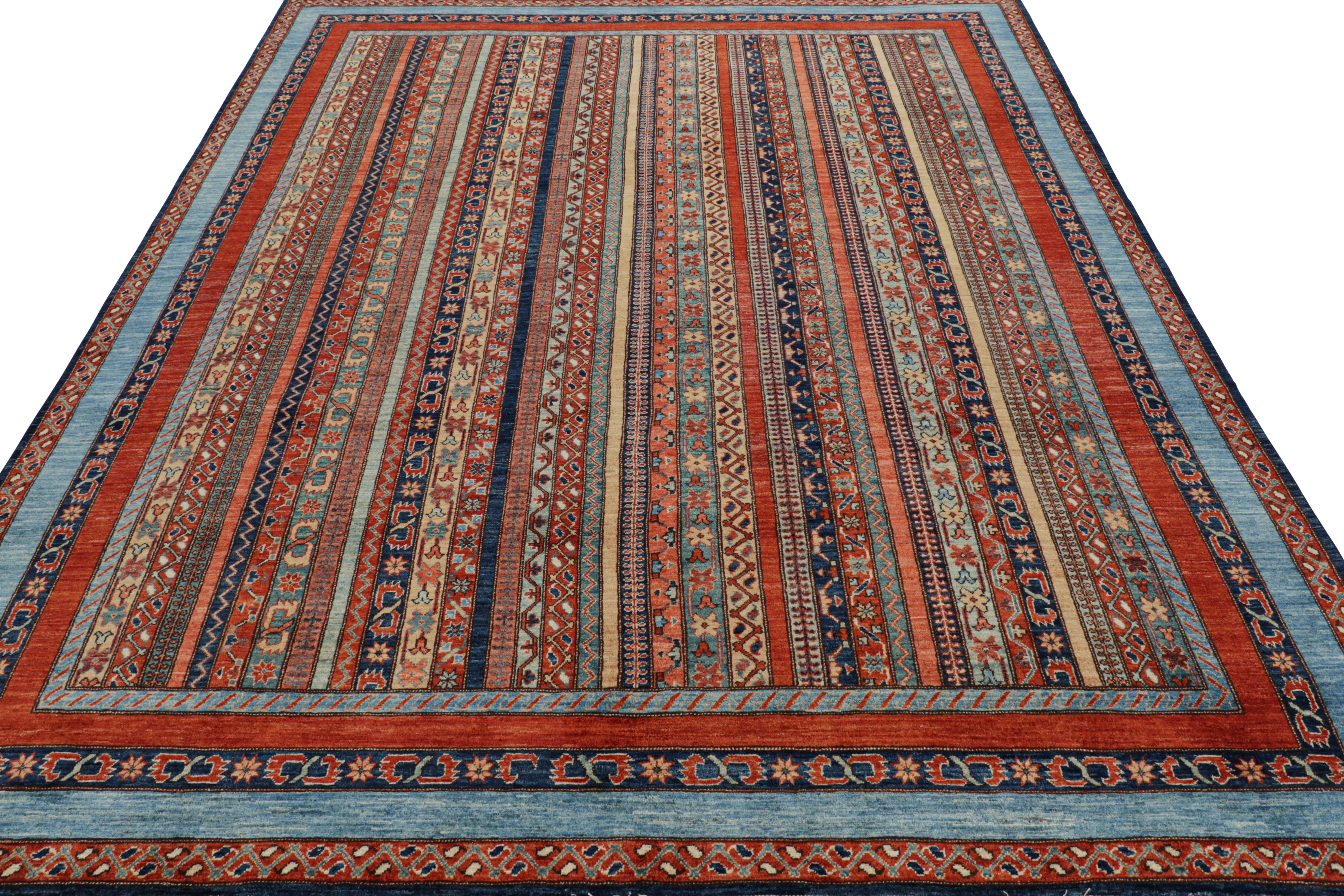 Ce tapis 8x10 en laine nouée à la main de Rug & Kilim est une nouveauté passionnante de la Collection Modern Classics - une nouvelle interprétation audacieuse de grands classiques, comme ce tapis qui s'inspire de tapis tribaux anciens et vintage aux