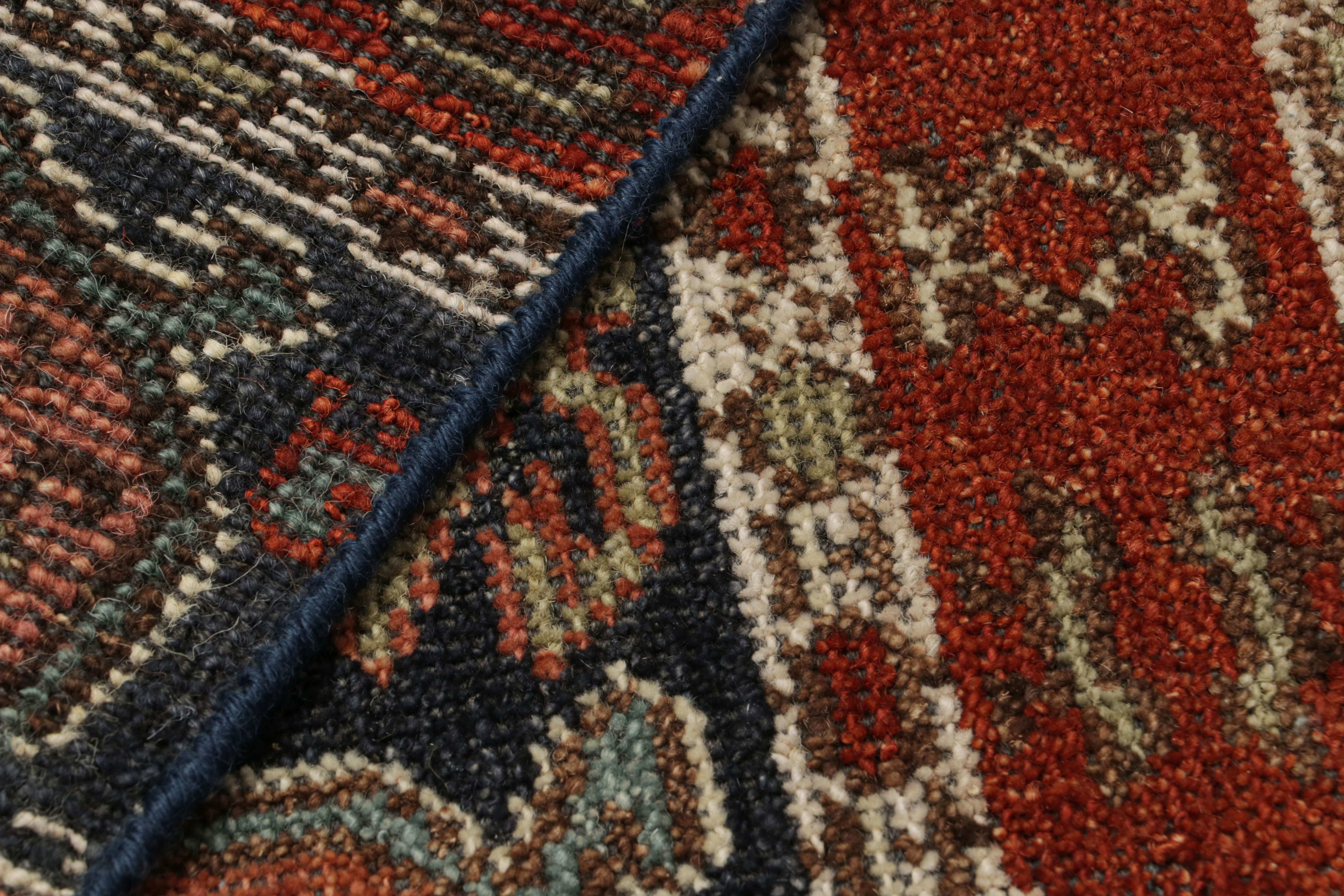 Rug & Kilim's Tribal Style Teppich mit primitivem geometrischem Muster und Medaillons (21. Jahrhundert und zeitgenössisch) im Angebot