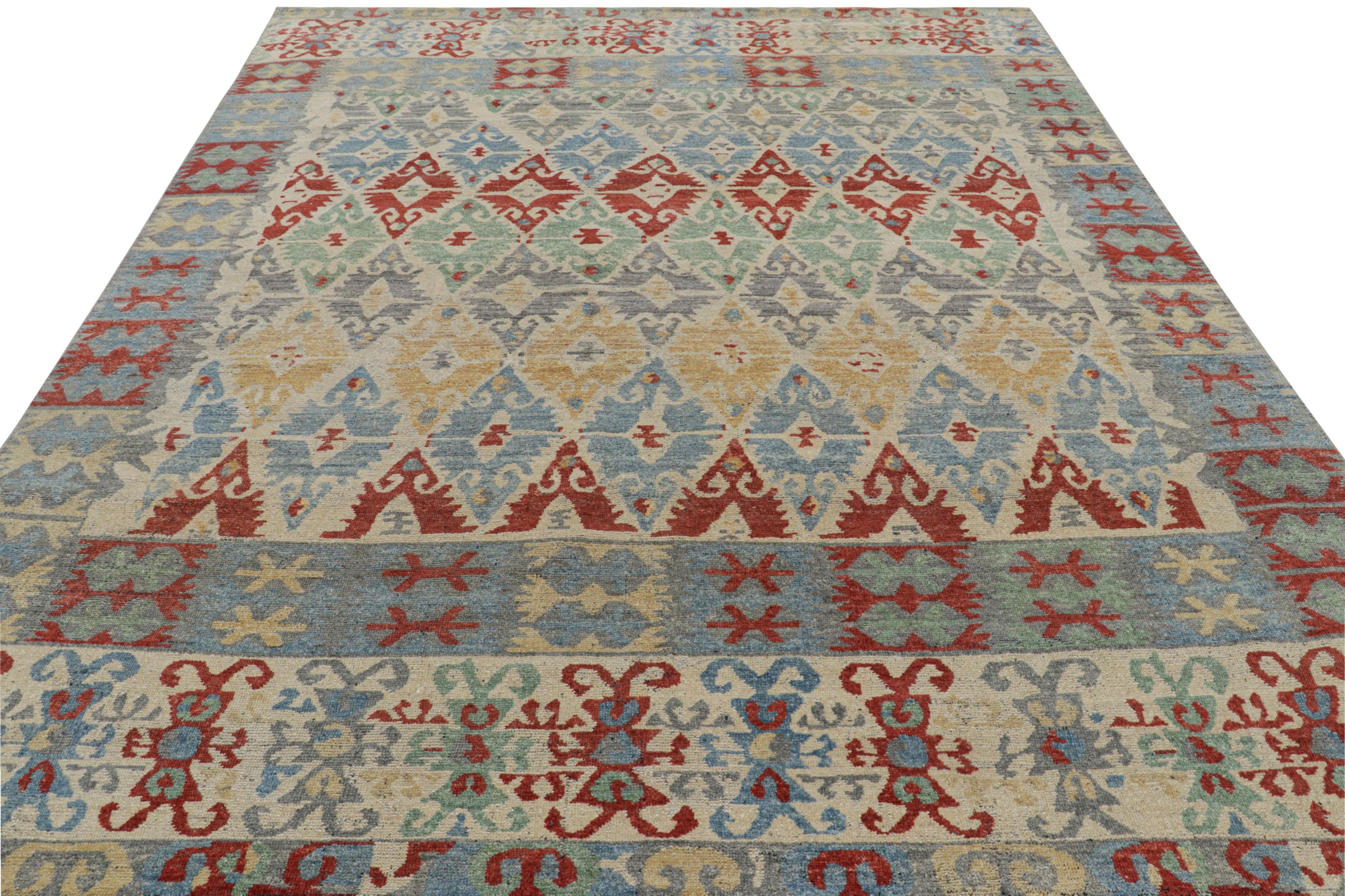 Rug & Kilim's Tribal Style Teppich mit lebhaften polychromatischen geometrischen Mustern (Indisch) im Angebot
