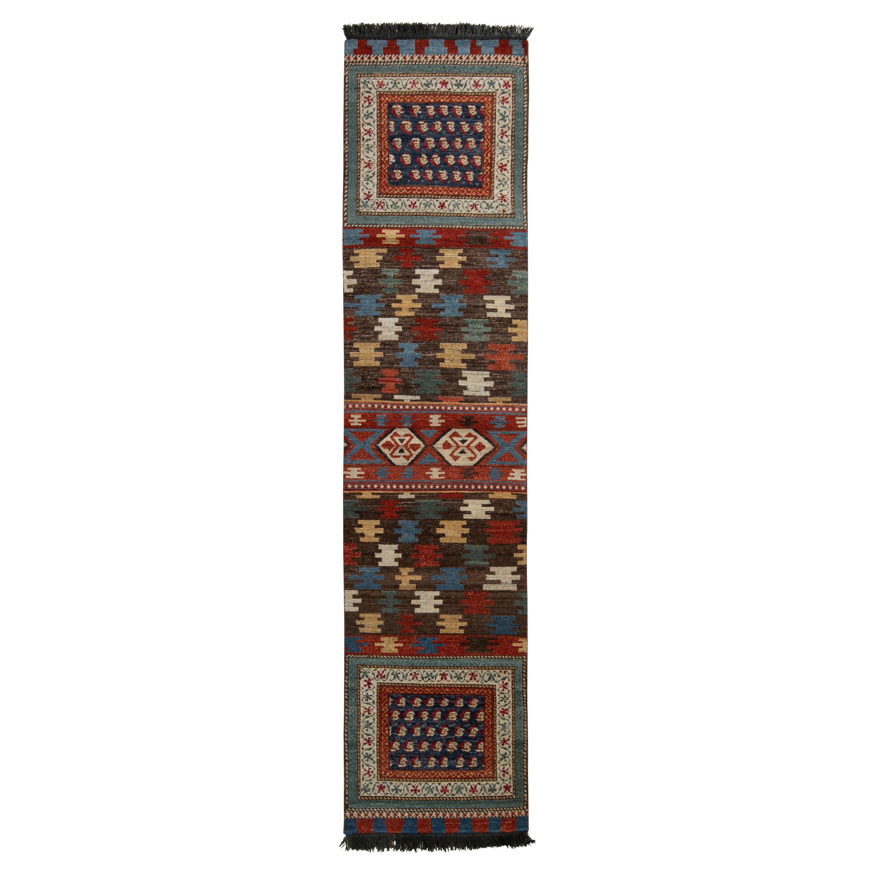 Tapis et tapis de couloir Kilims de style tribal en motif géométrique beige-marron sur toute la surface