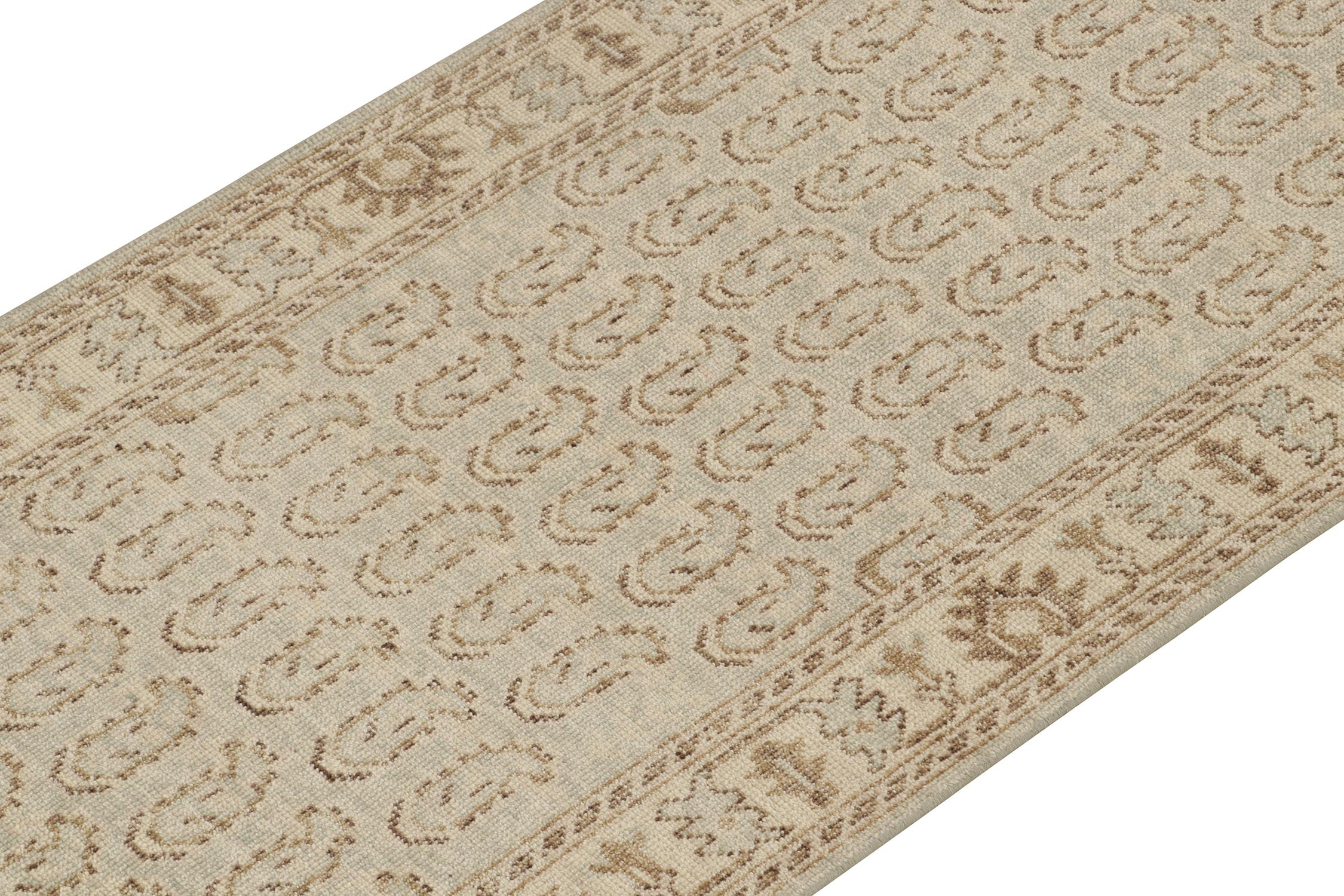Traves de Mesa de Estilo Tribal de Rug & Kilim en Azul con Dibujos de Paisley en Marrón y Beige Anudado a mano en venta