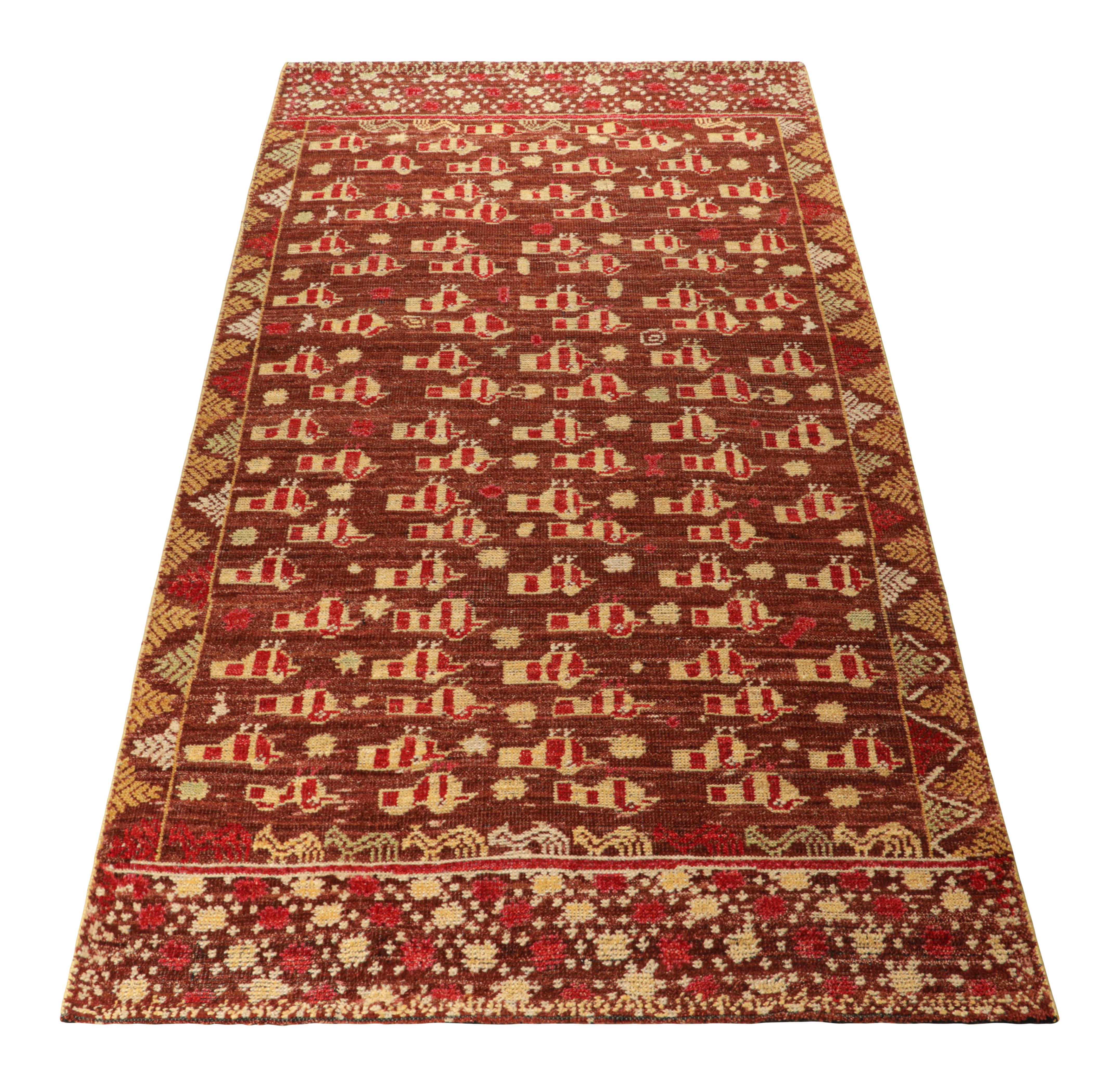 Tapis de course de style tribal de Rug & Kilim en Brown avec motifs géométriques et oiseaux Neuf - En vente à Long Island City, NY