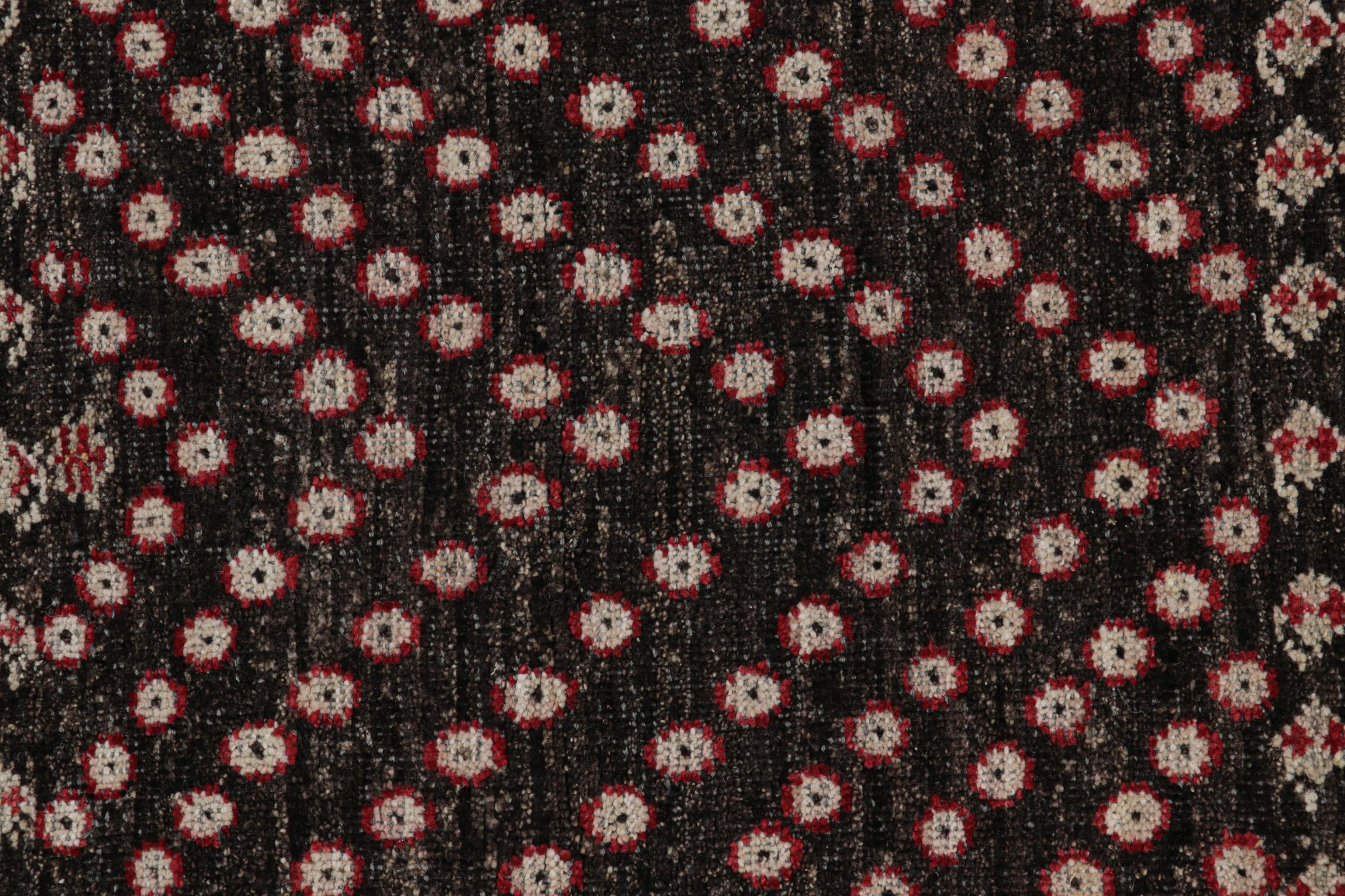 Alfombra cuadrada de estilo tribal Rug & Kilim en marrón y rojo con motivos florales en Nuevo estado para la venta en Long Island City, NY