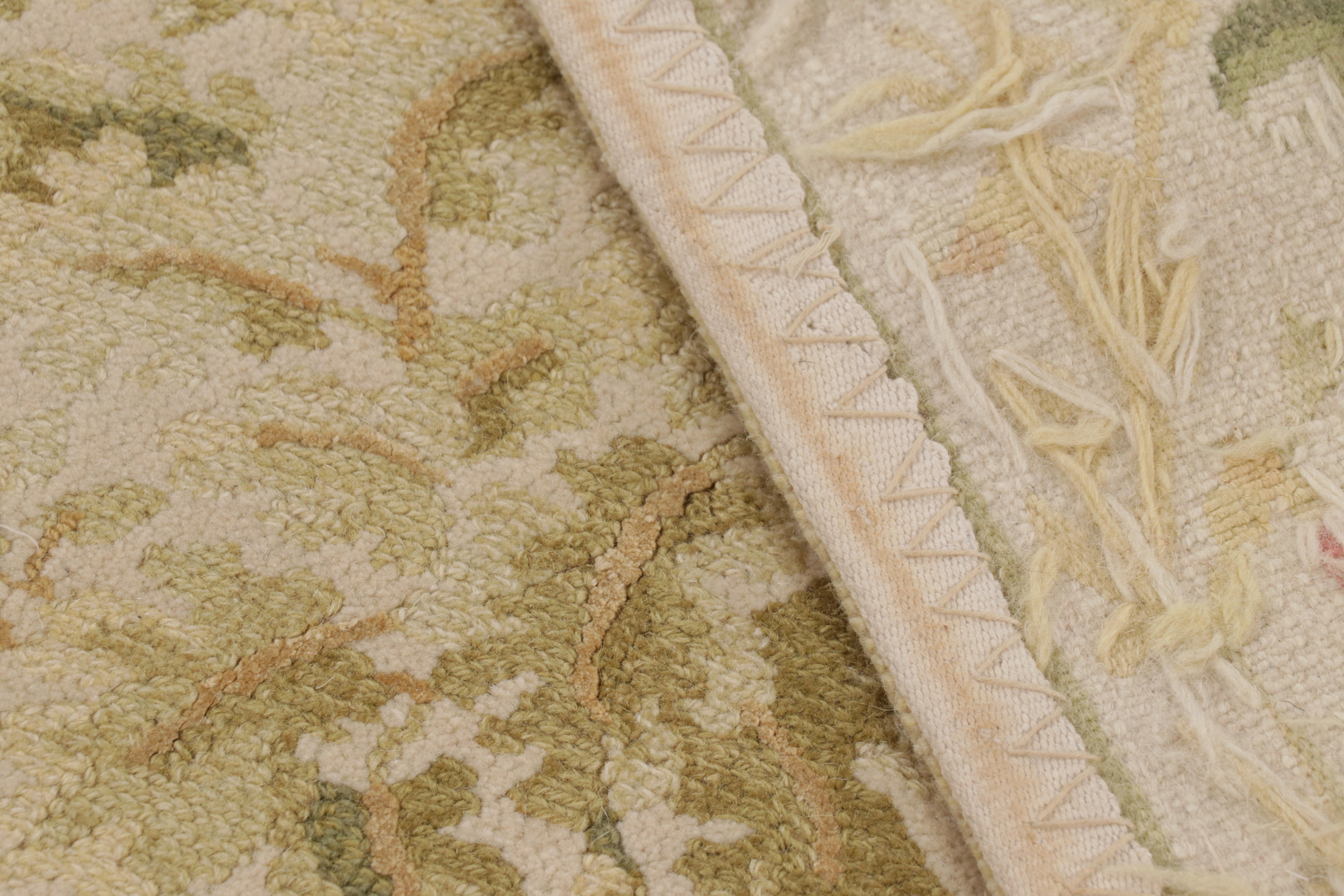 Rug & Kilims Flachgewebe im Tudor-Stil in Grün und Creme mit floralen Spaliermustern im Angebot 2