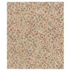Rug & Kilim's Tudor Style Teppich in Weiß mit beige-braunen Blumenmustern
