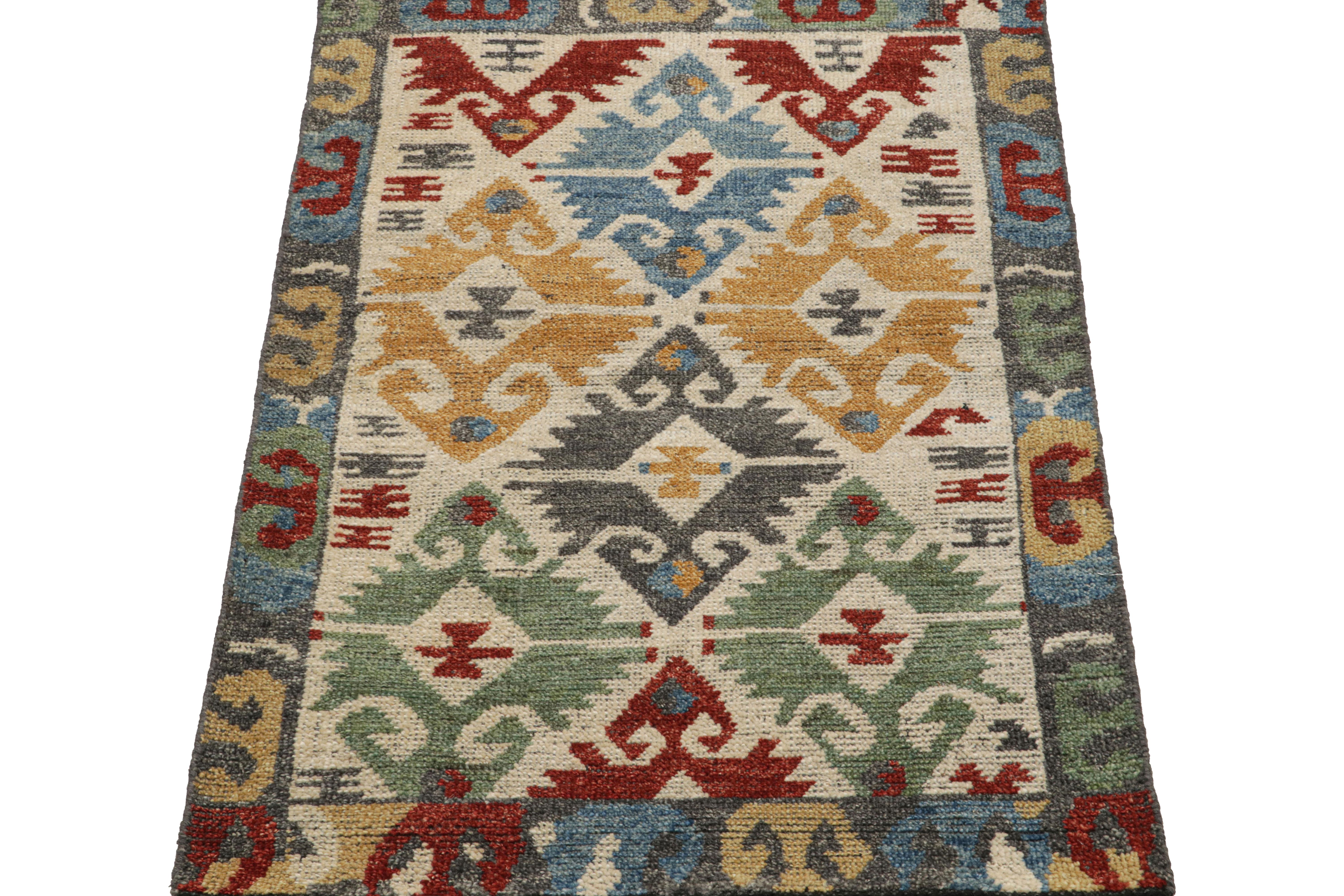 Inspirada en las alfombras y Kilims turcos con motivos geométricos similares, adaptada a colores más contemporáneos y, por supuesto, a nuestra calidad única, esta pieza 2x3 de la colección Burano de Rug & Kilim está anudada a mano en lana. 

Sobre