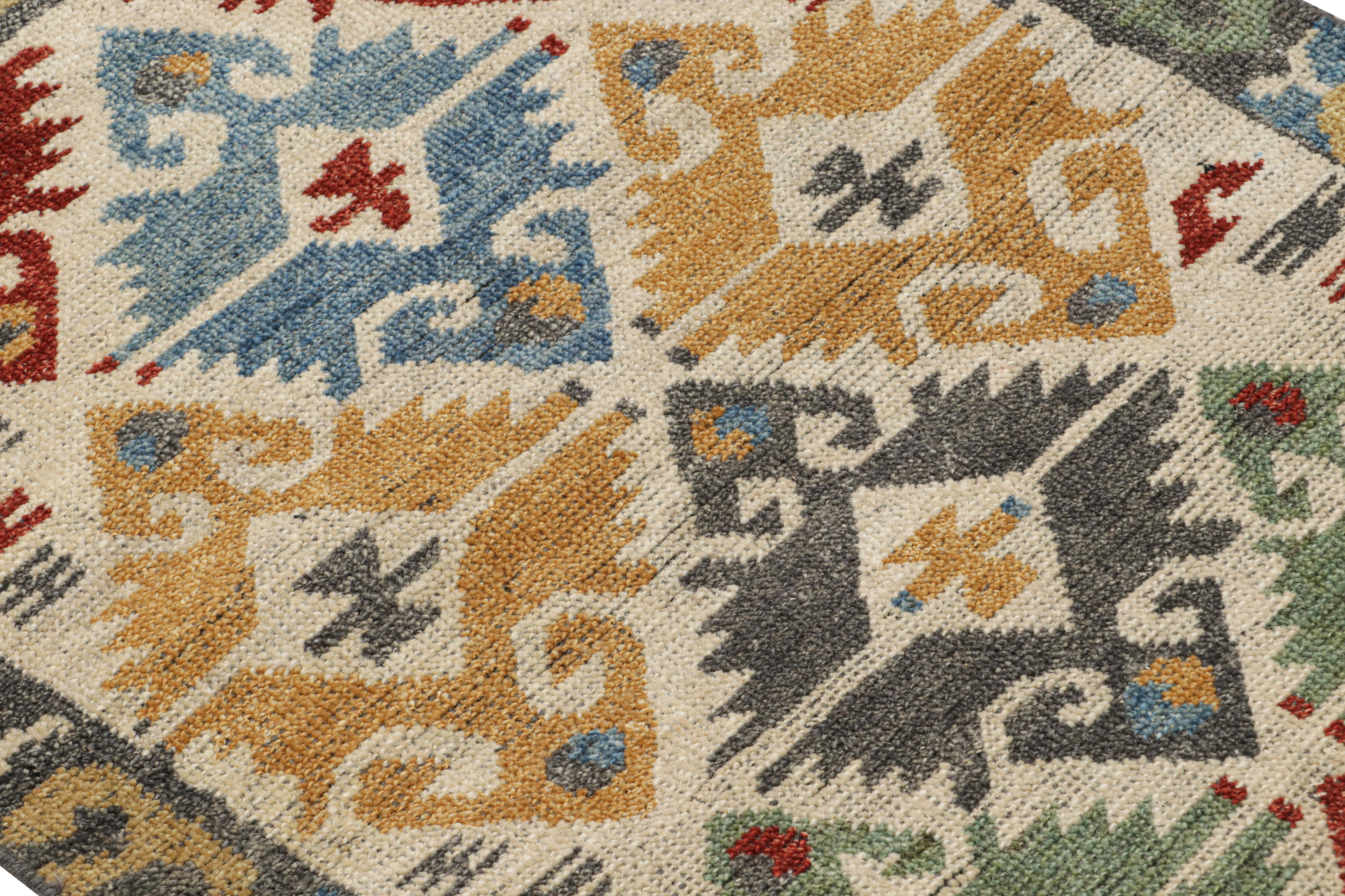 Alfombra de estilo turco Rug & Kilim en beige con motivos geométricos policromáticos en Nuevo estado para la venta en Long Island City, NY
