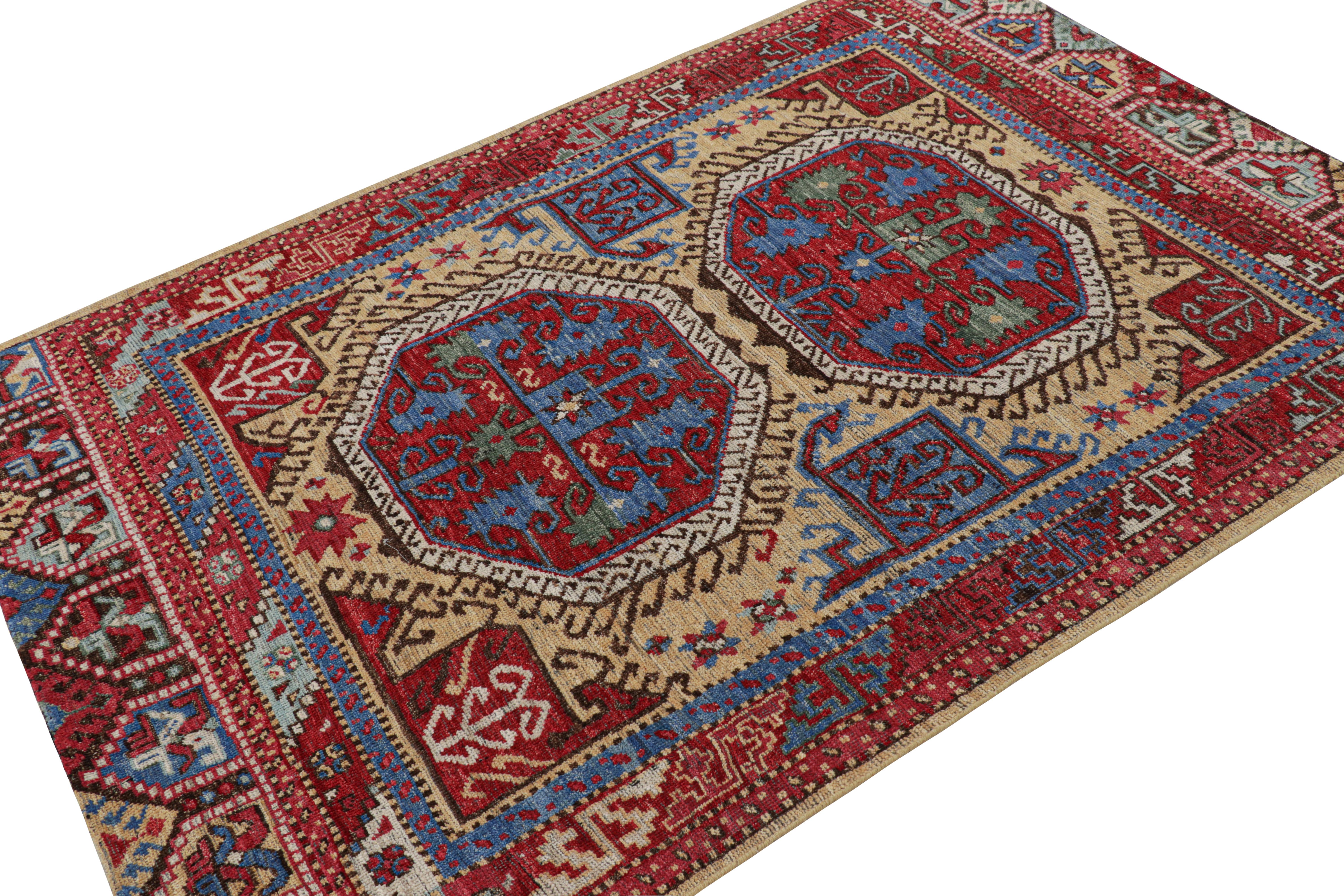 Türkischer Teppich von Rug & Kilim in Rot mit großflächigen geometrischen Medaillons (Indisch) im Angebot