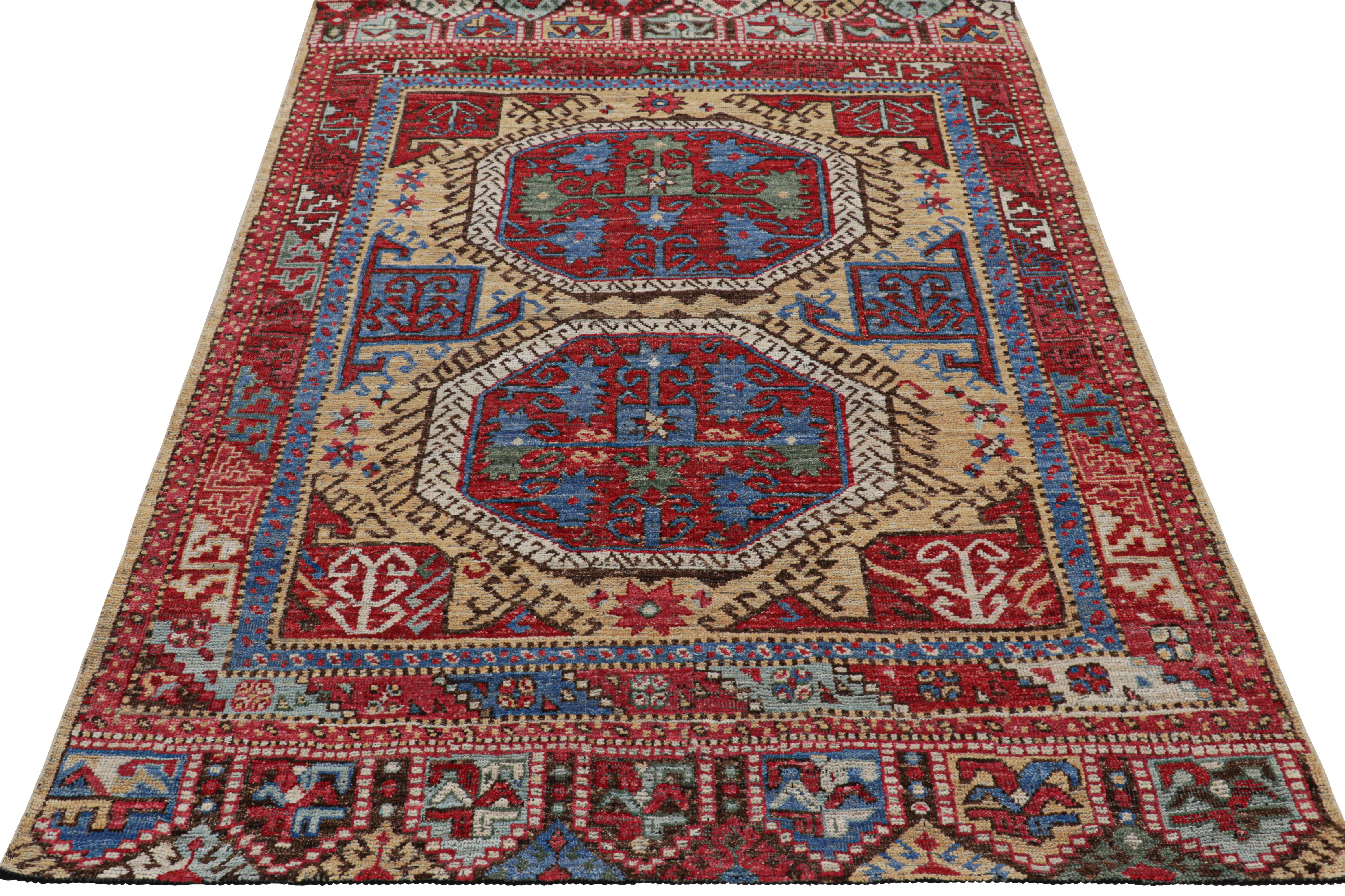 Türkischer Teppich von Rug & Kilim in Rot mit großflächigen geometrischen Medaillons (Handgeknüpft) im Angebot