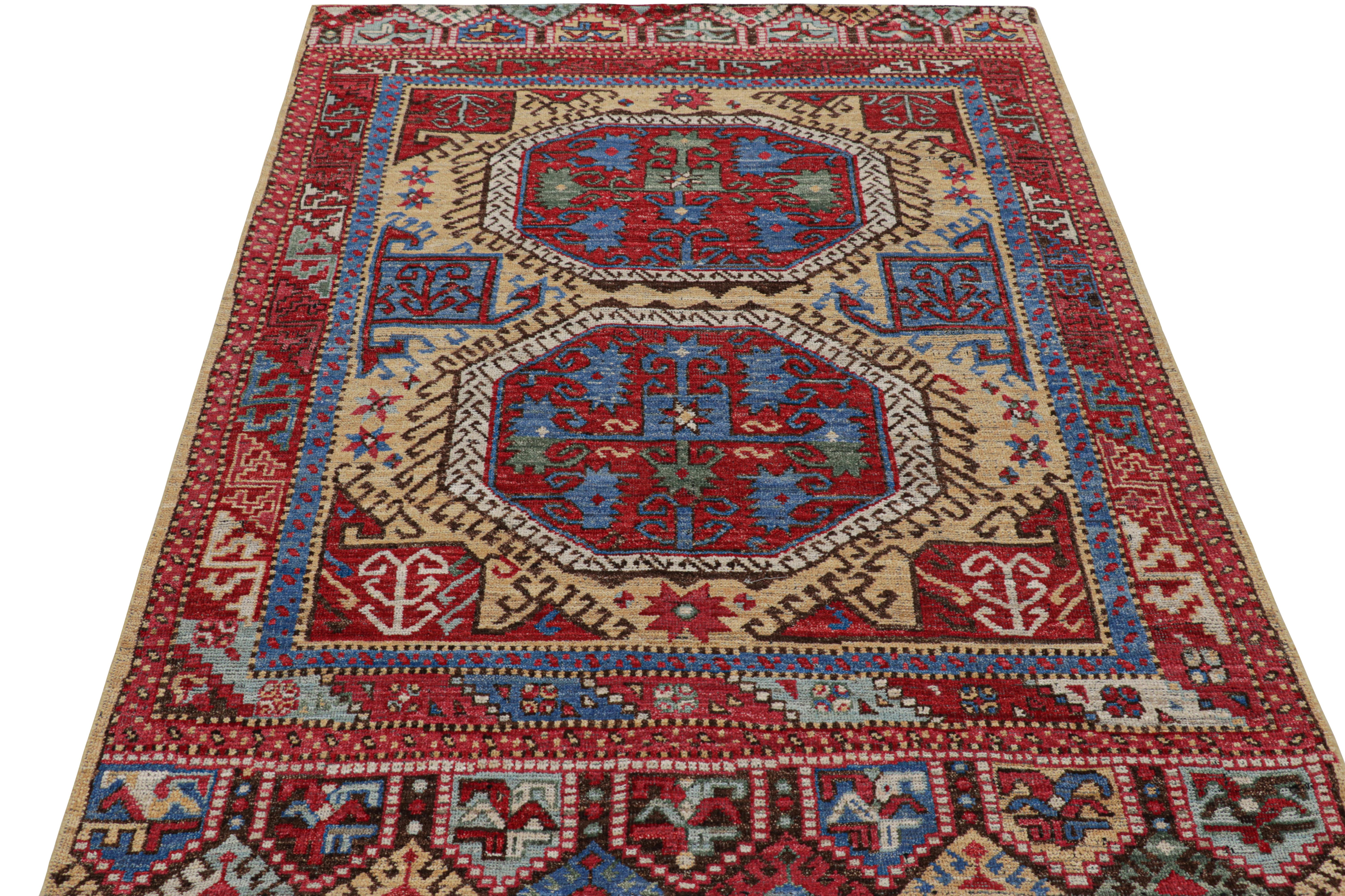 Türkischer Teppich von Rug & Kilim in Rot mit großflächigen geometrischen Medaillons (Handgeknüpft) im Angebot