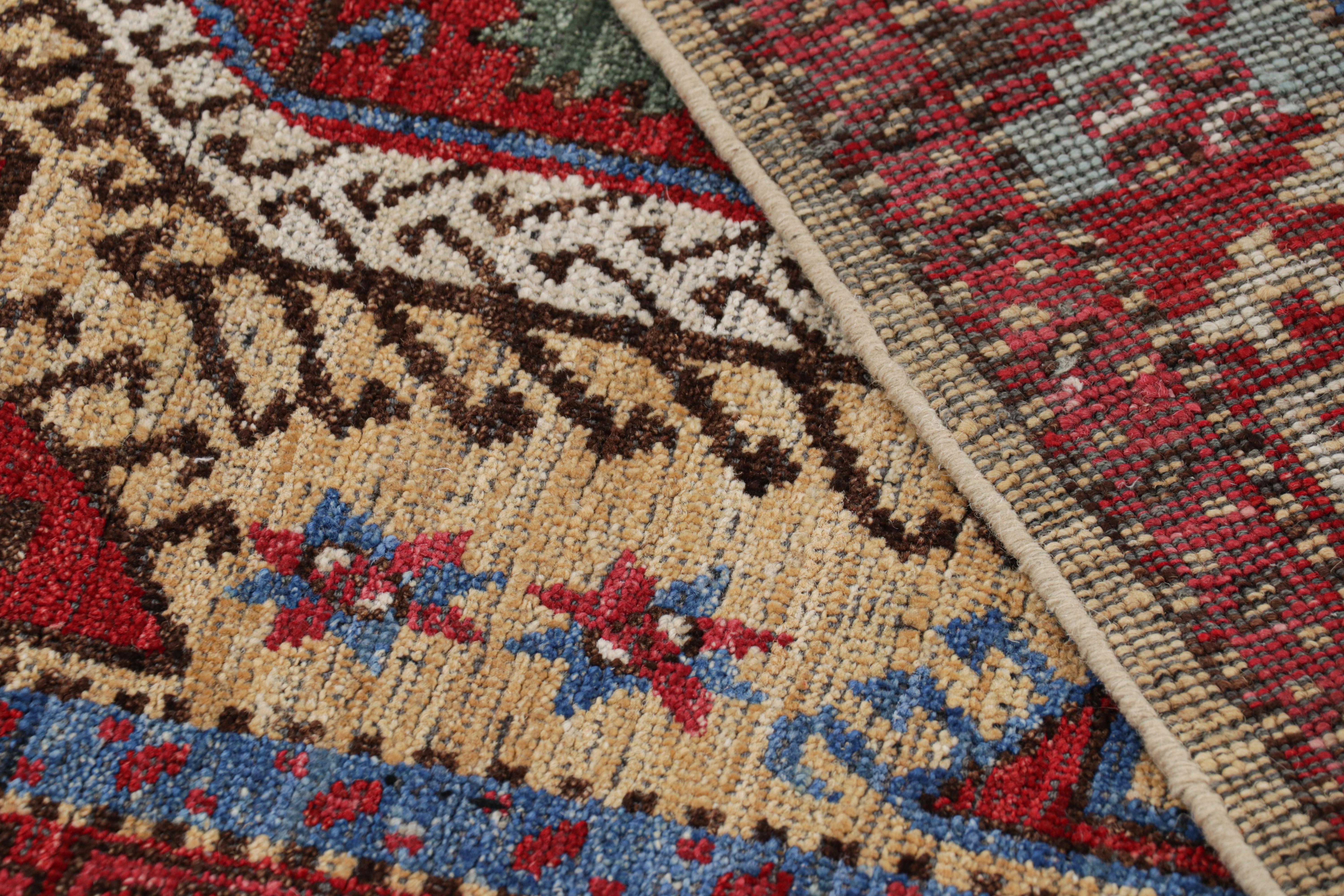 Türkischer Teppich von Rug & Kilim in Rot mit großflächigen geometrischen Medaillons (Wolle) im Angebot