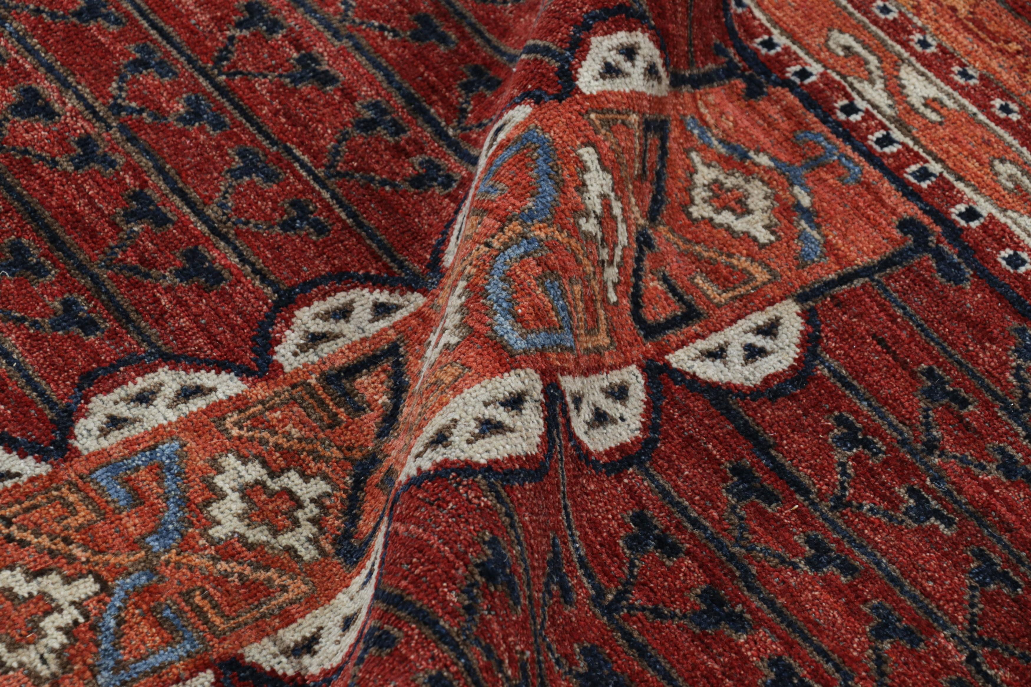 Rug & Kilim's Yomut Ensi Style Rug in Red and Blue With Geometric Patterns (tapis de style Yomut Ensi en rouge et bleu avec des motifs géométriques) Neuf - En vente à Long Island City, NY