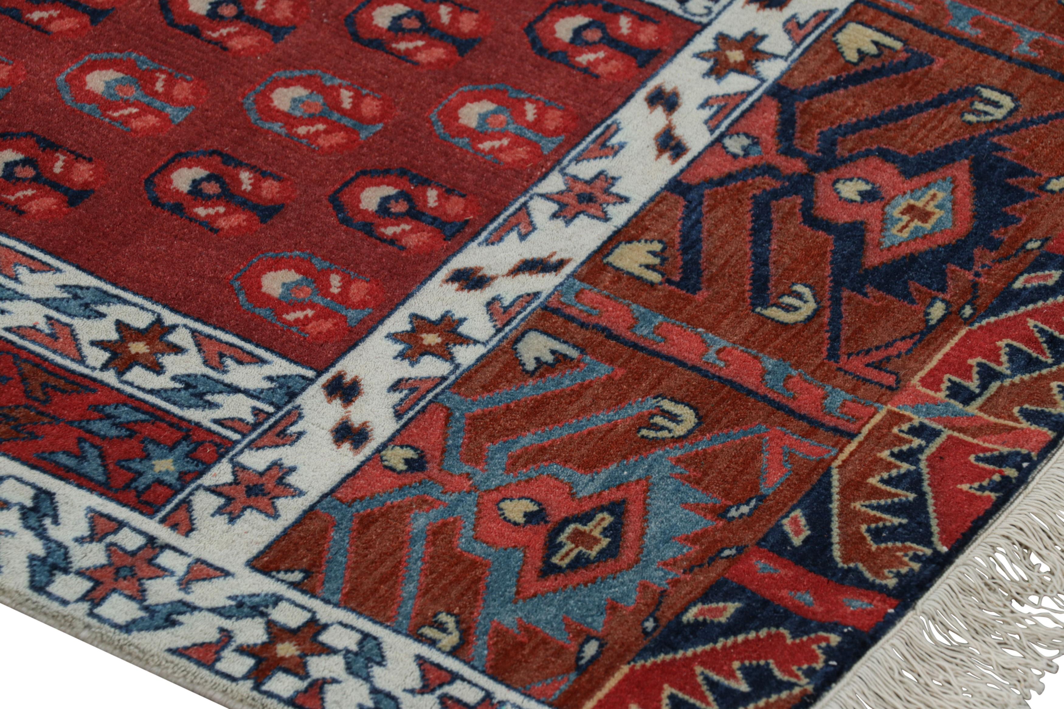 Rug & Kilim's Yomut Ensi Style Rug in Rot und Weiß mit geometrischen Mustern (Indisch) im Angebot