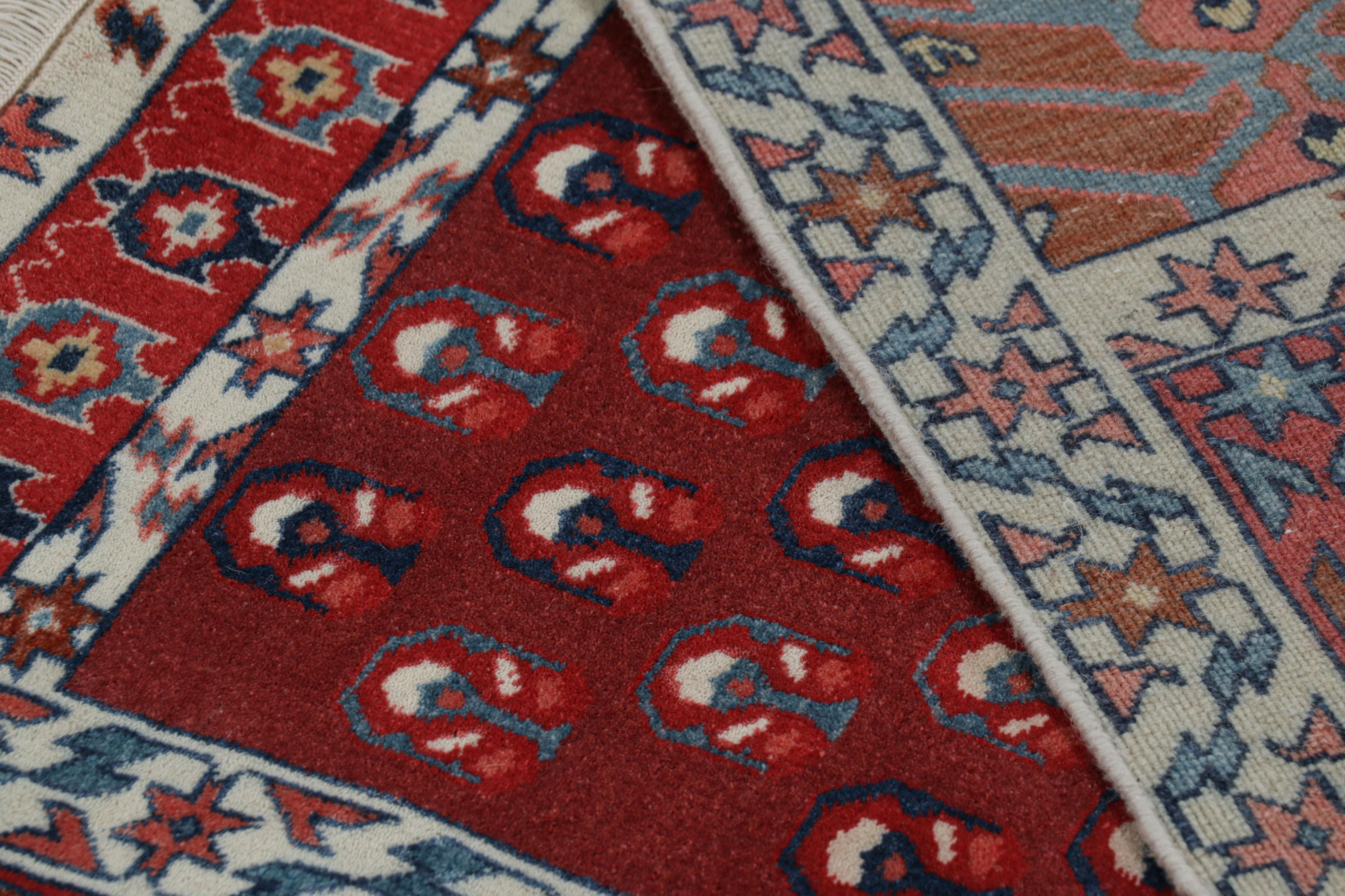 Rug & Kilim's Yomut Ensi Style Rug in Rot und Weiß mit geometrischen Mustern im Angebot 1