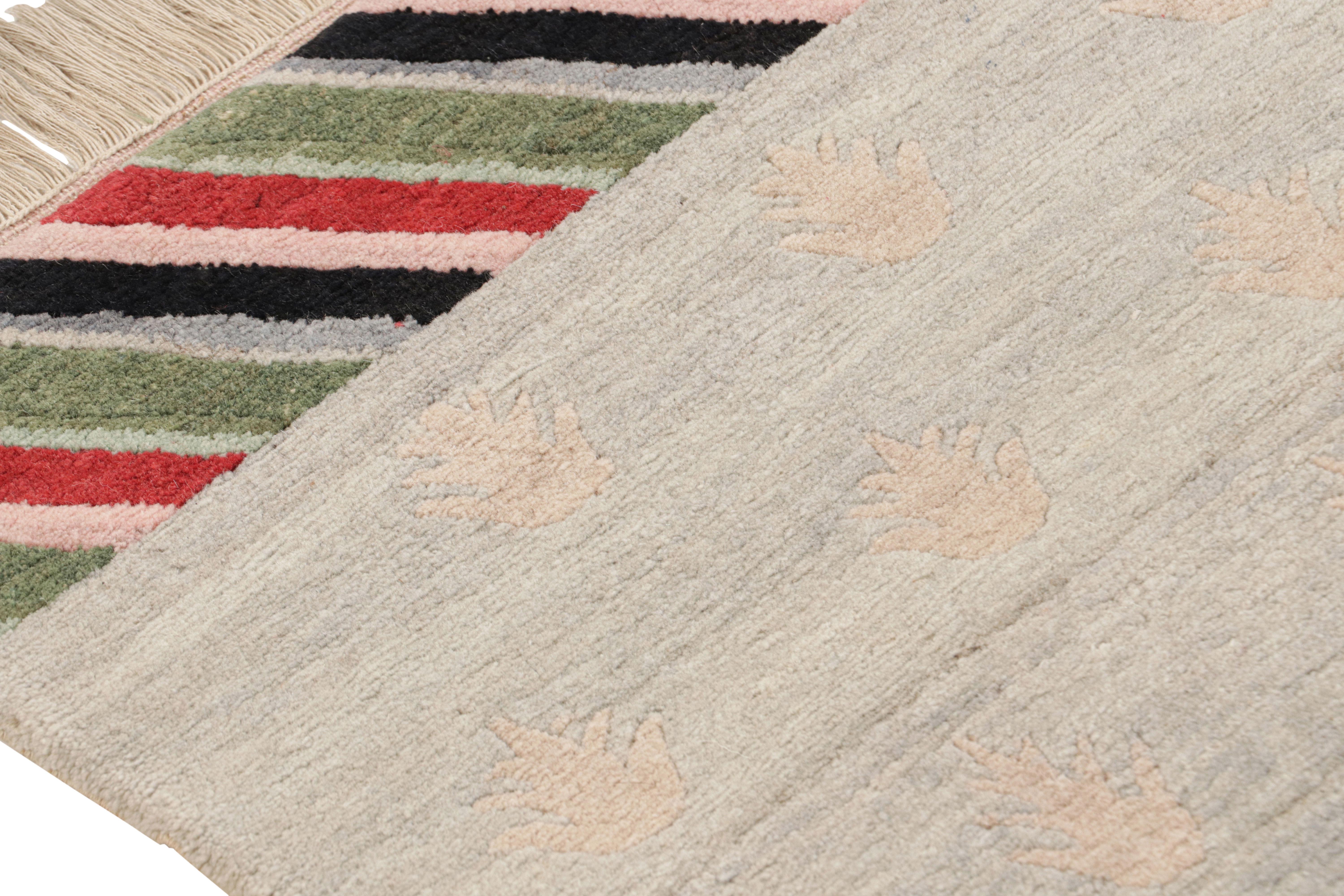 Alfombra de lana Youngste Geometric Siver-Gris y Verde de Rug & Kilim Nepalés en venta