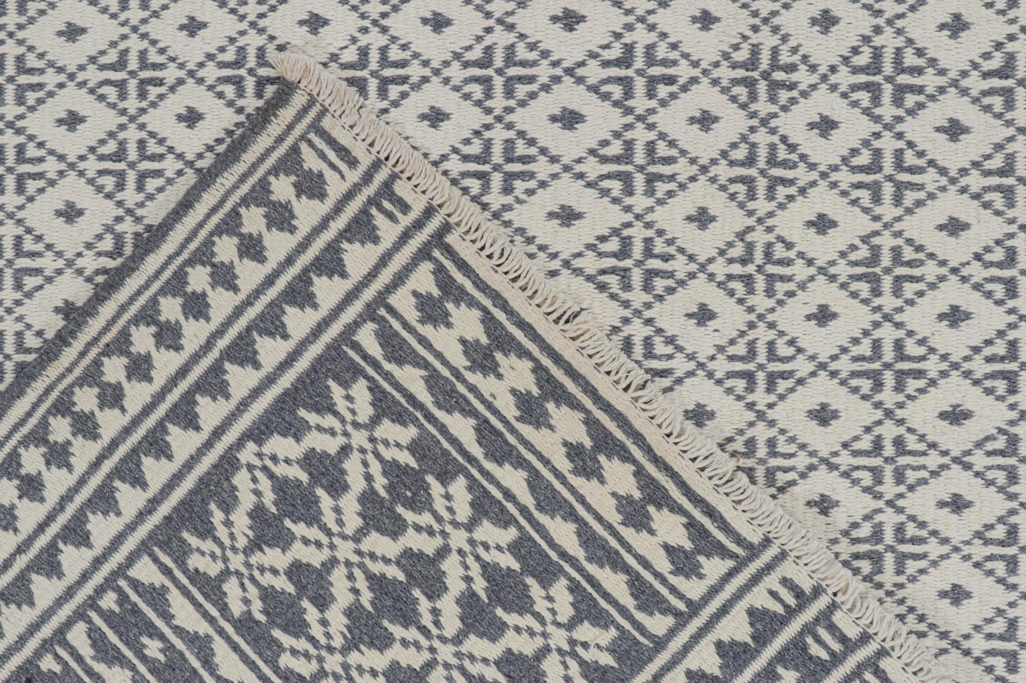 Contemporary Rug & Kilim’s Zilu Style Kilim in White and Blue-Gray Geometric Pattern  For Sale