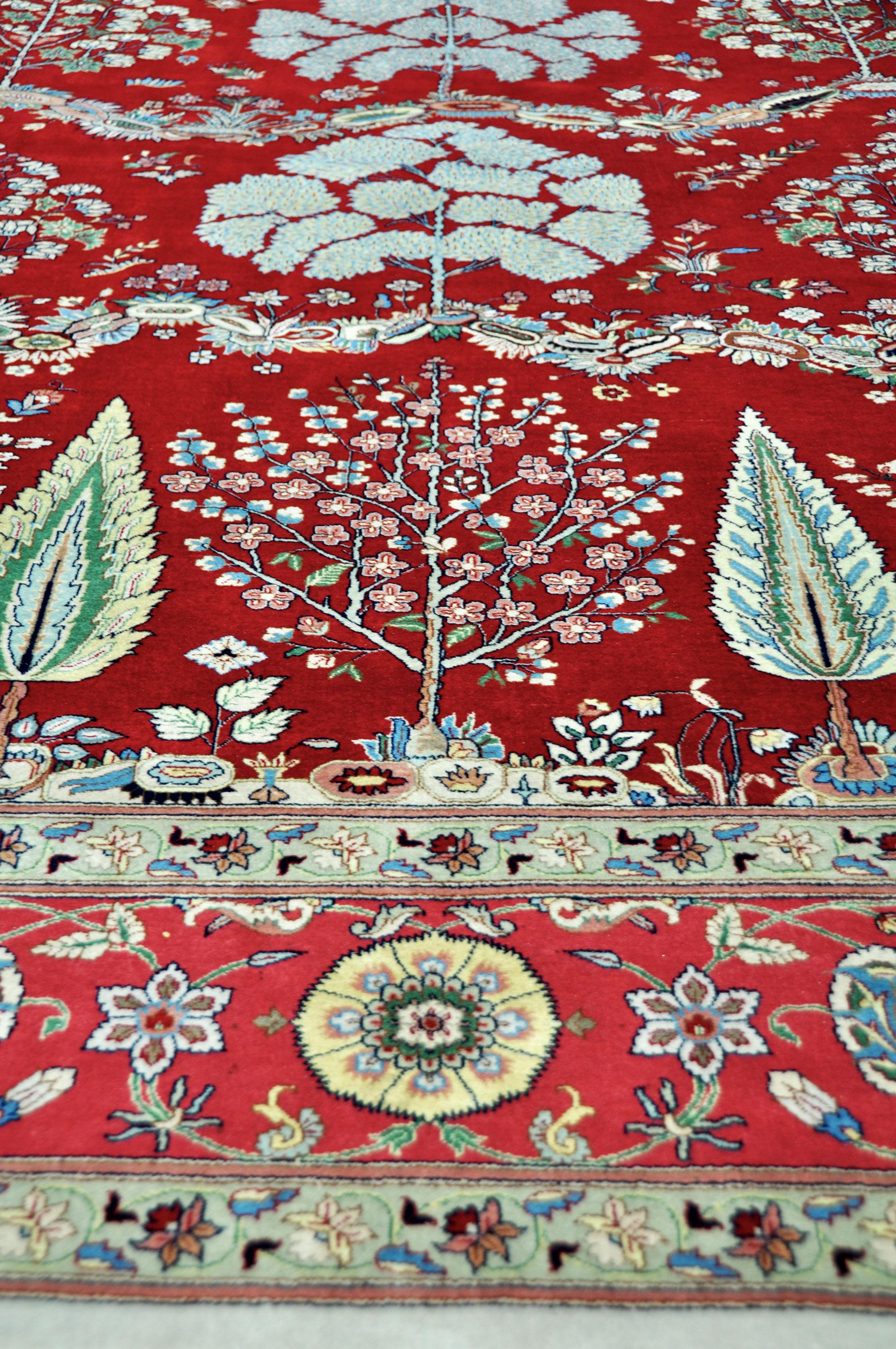 Hand-Knotted Rug - Carpet - Mogul Wool Hand Knotted Red and Green 241 x 301 cm For Sale