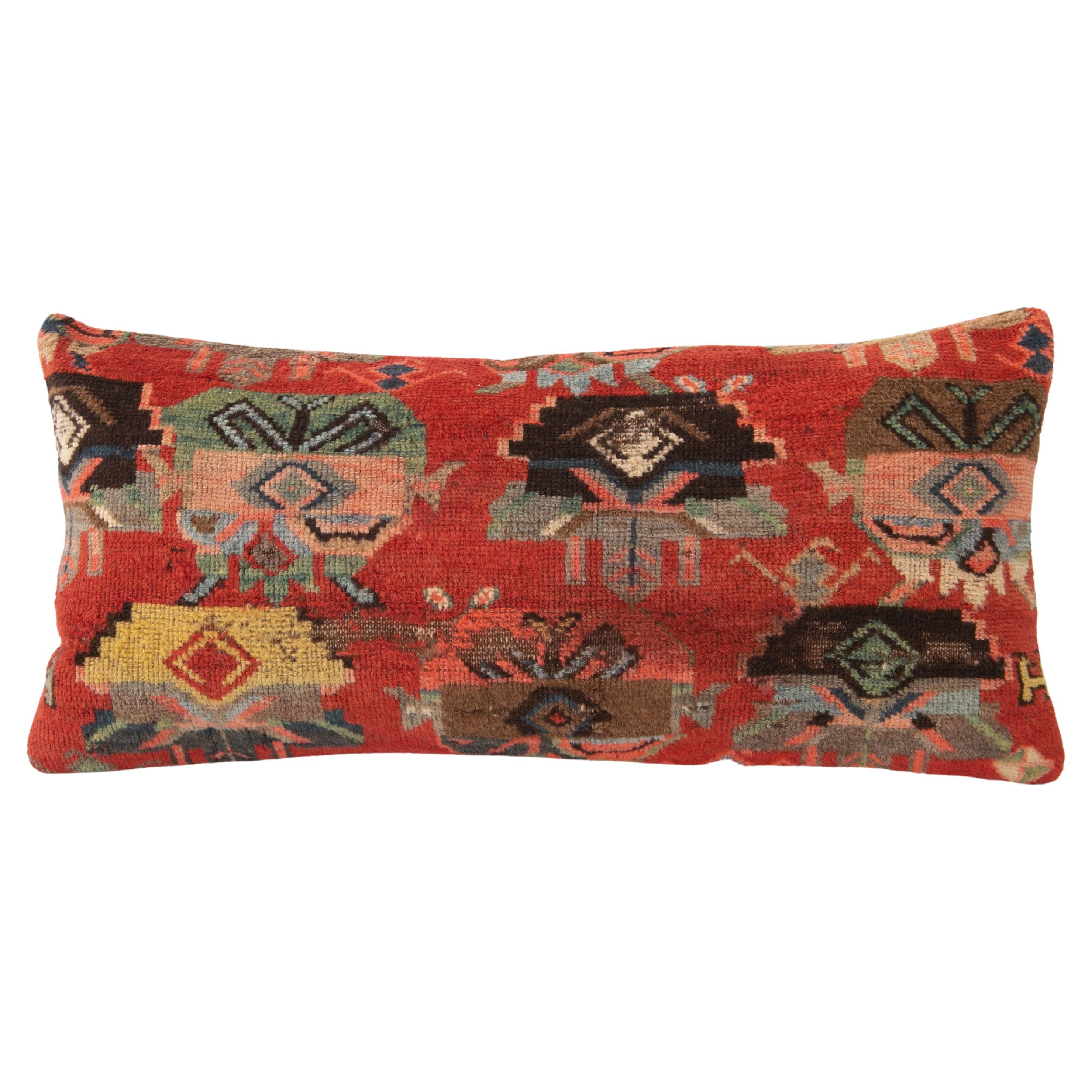 Couvre-oreiller en forme de tapis fait à partir d'un tapis caucasien du Karabagh, fin 19e / début 20e siècle